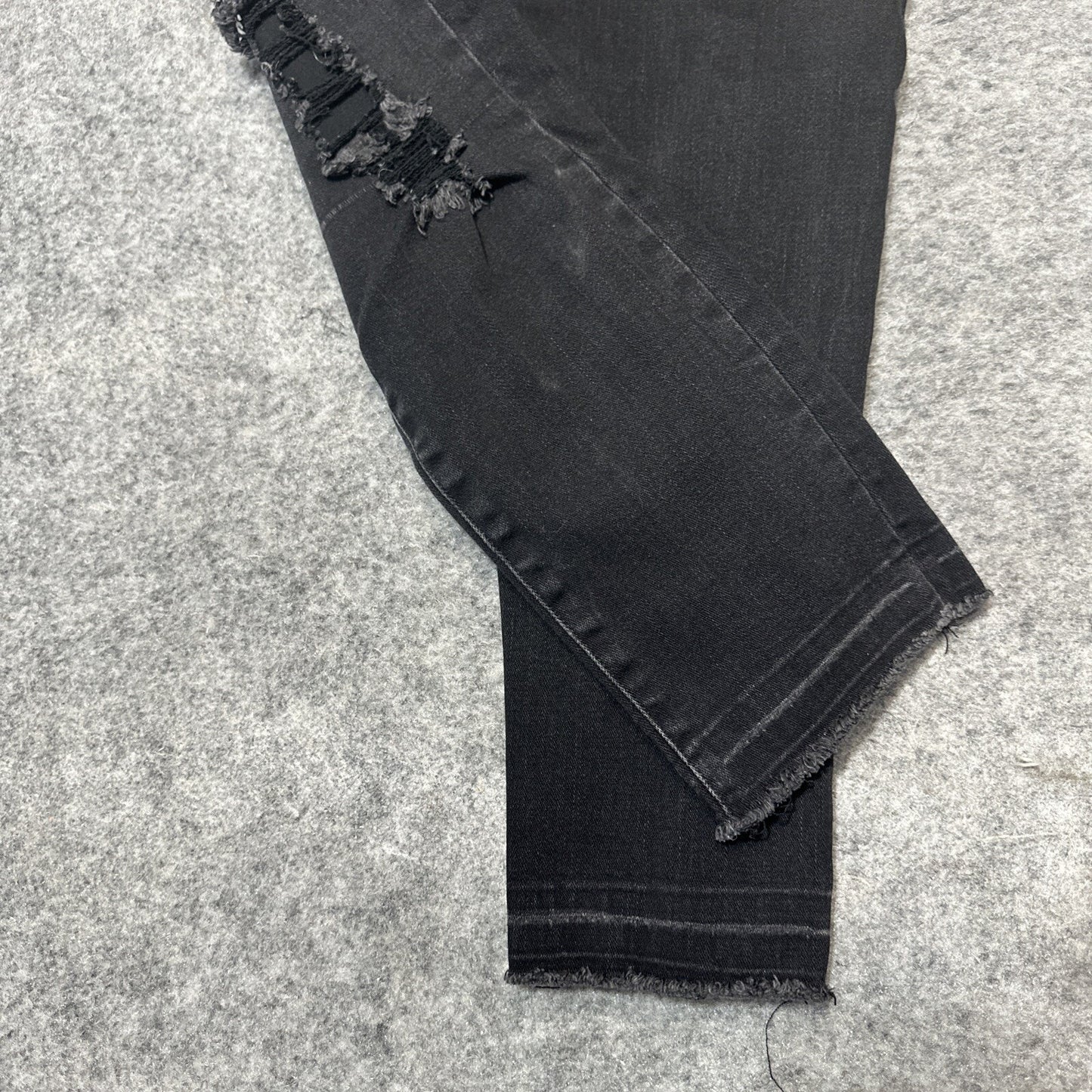 American Eagle Outfitters Women’s Super Stretch Distressed Jeans Size 6 Black