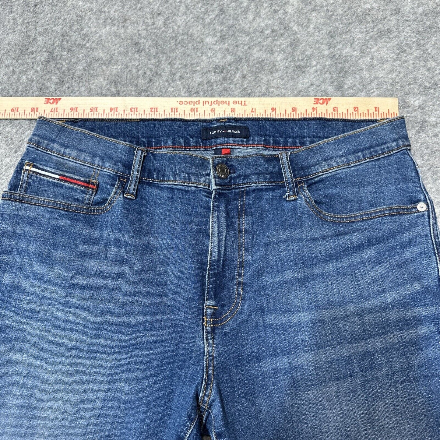 Tommy Hilfiger Mens Straight Jeans Size 34x32 Blue Medium Wash Denim
