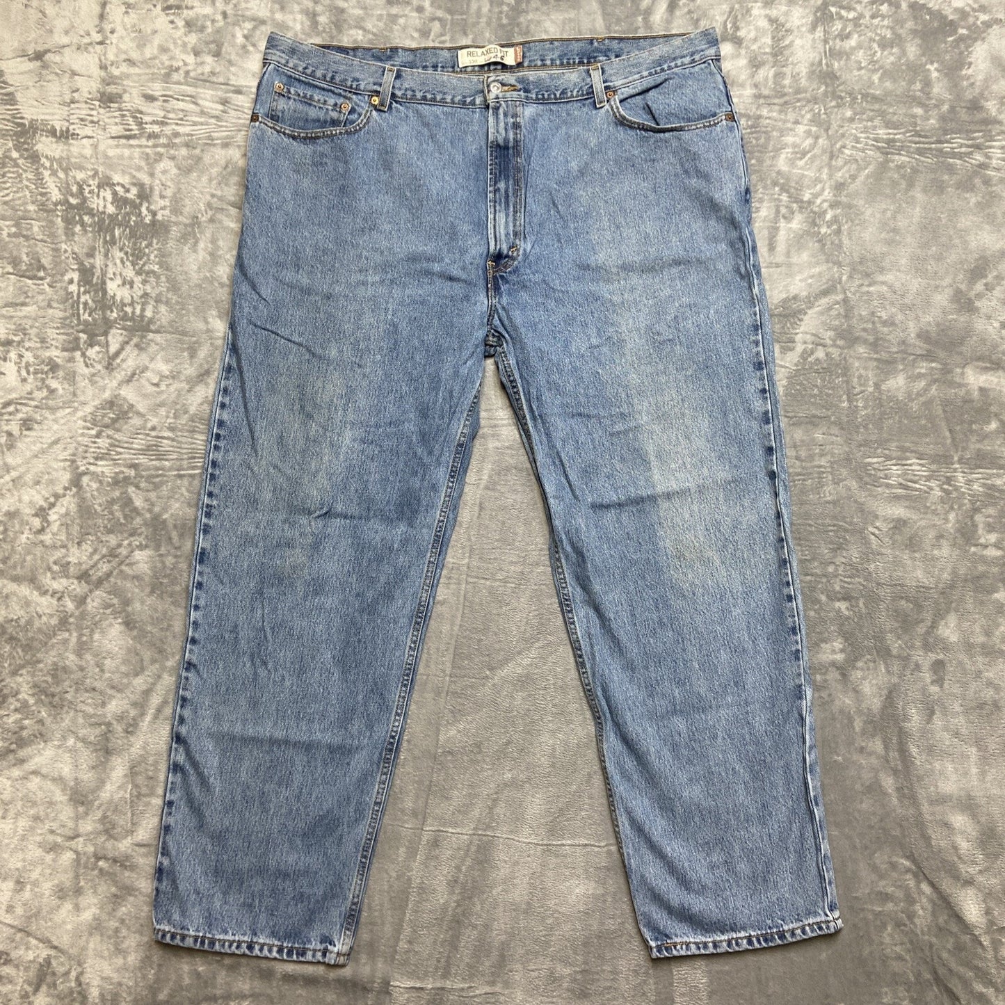 Vintage Levi’s 550 Relaxed Fi Jeans Men’s Size 46x32 Light Blue Denim