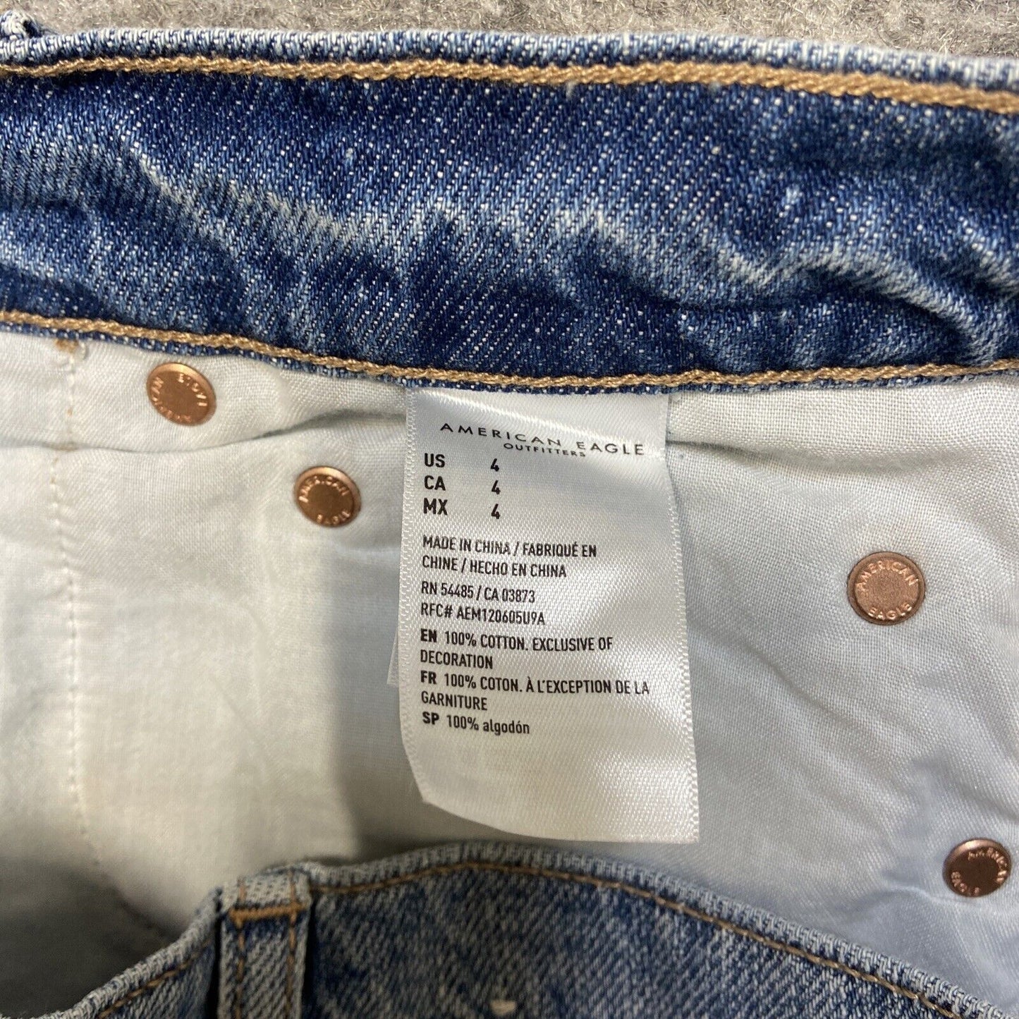 American Eagle Skater Short Women's Size 4 Blue Light Wash Denim