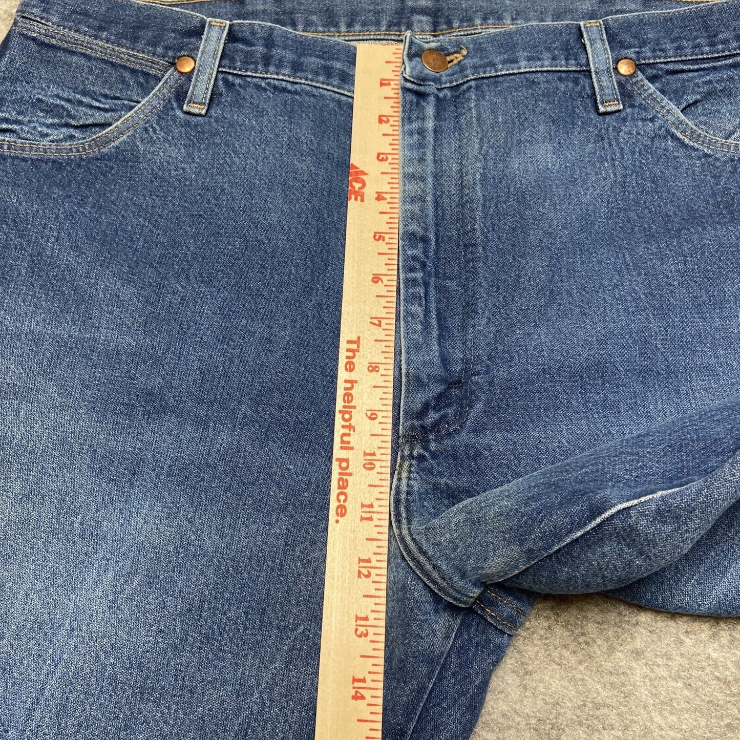 Wrangler 13MWZ Cowboy Cut Jeans Men's Size 40x32 Medium Wash Western