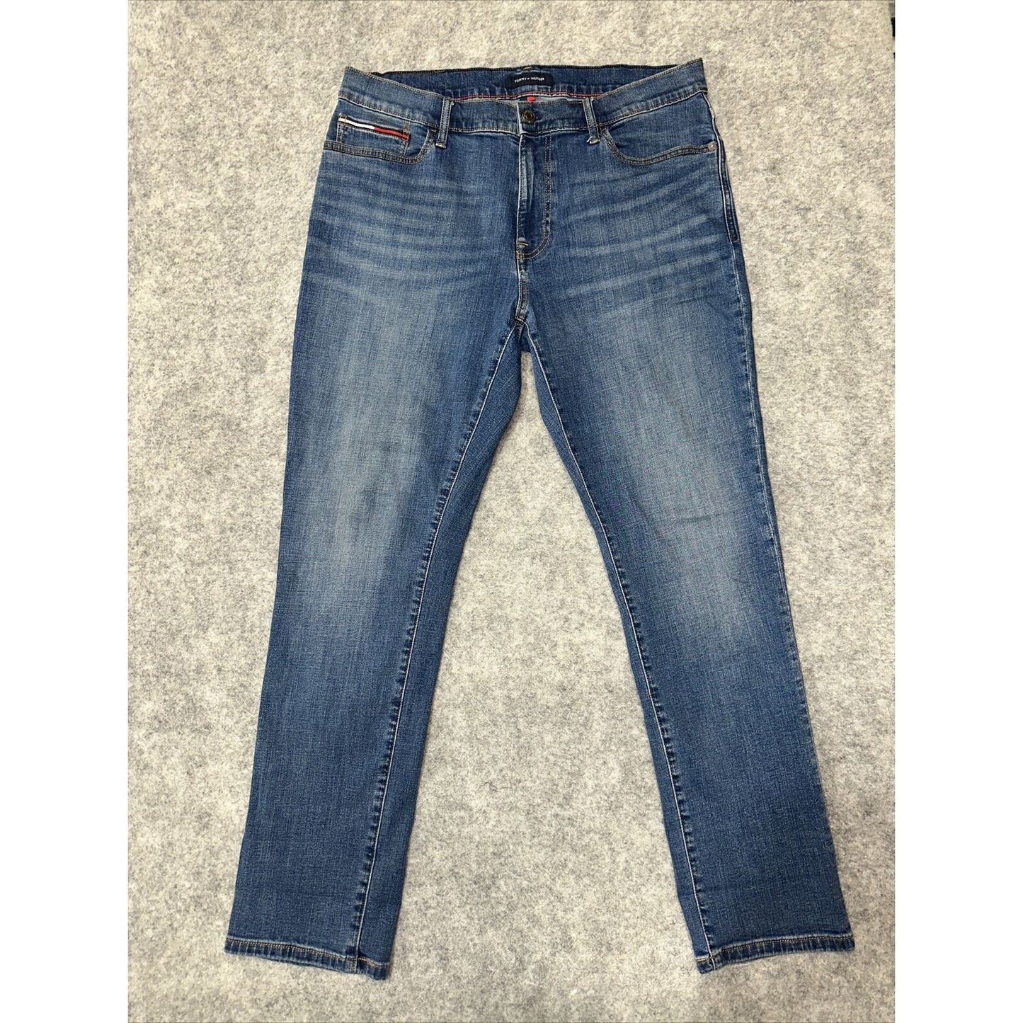 Tommy Hilfiger Mens Straight Jeans Size 34x32 Blue Medium Wash Denim