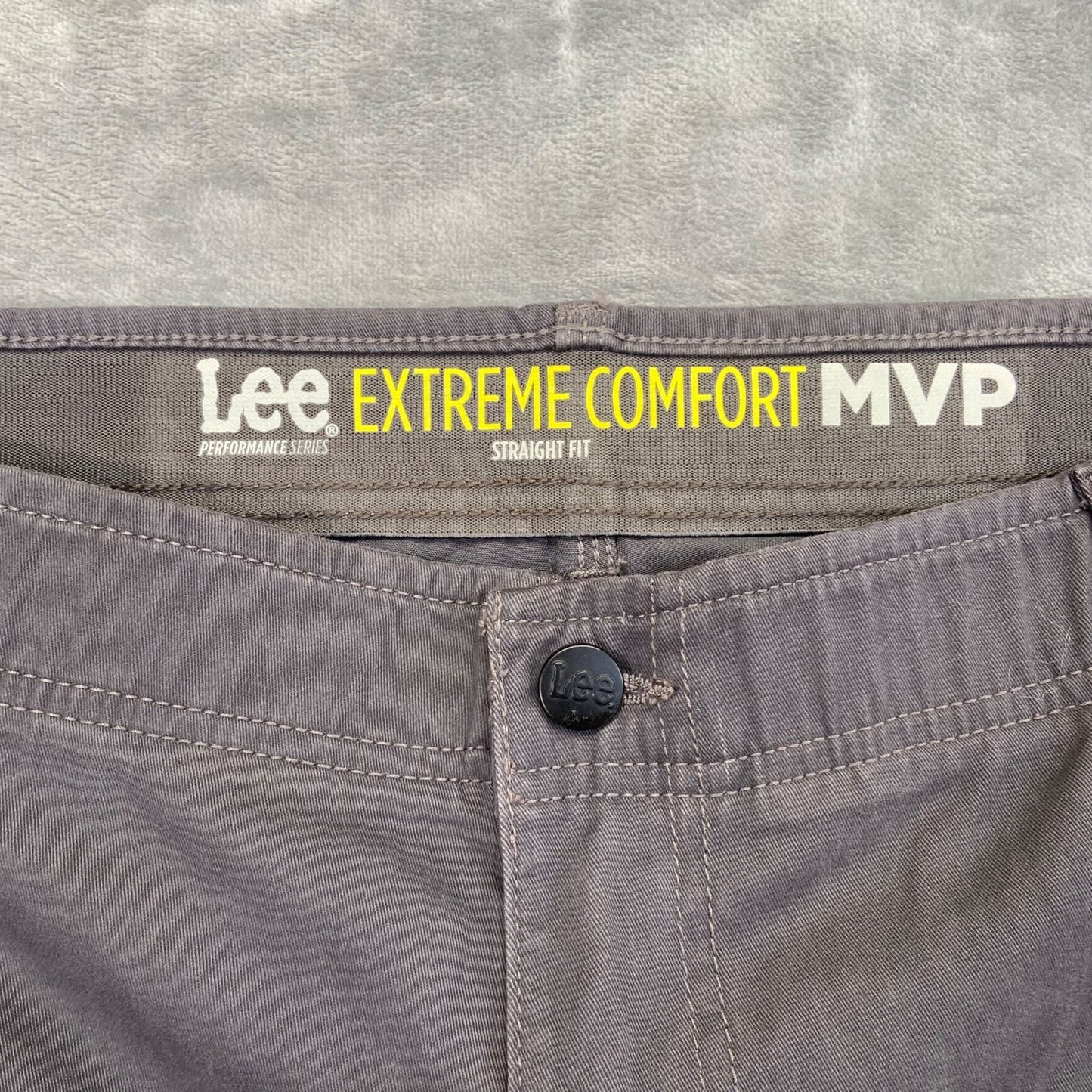 Lee Men's Extreme Comfort Cargo Pants 42x30 Gray