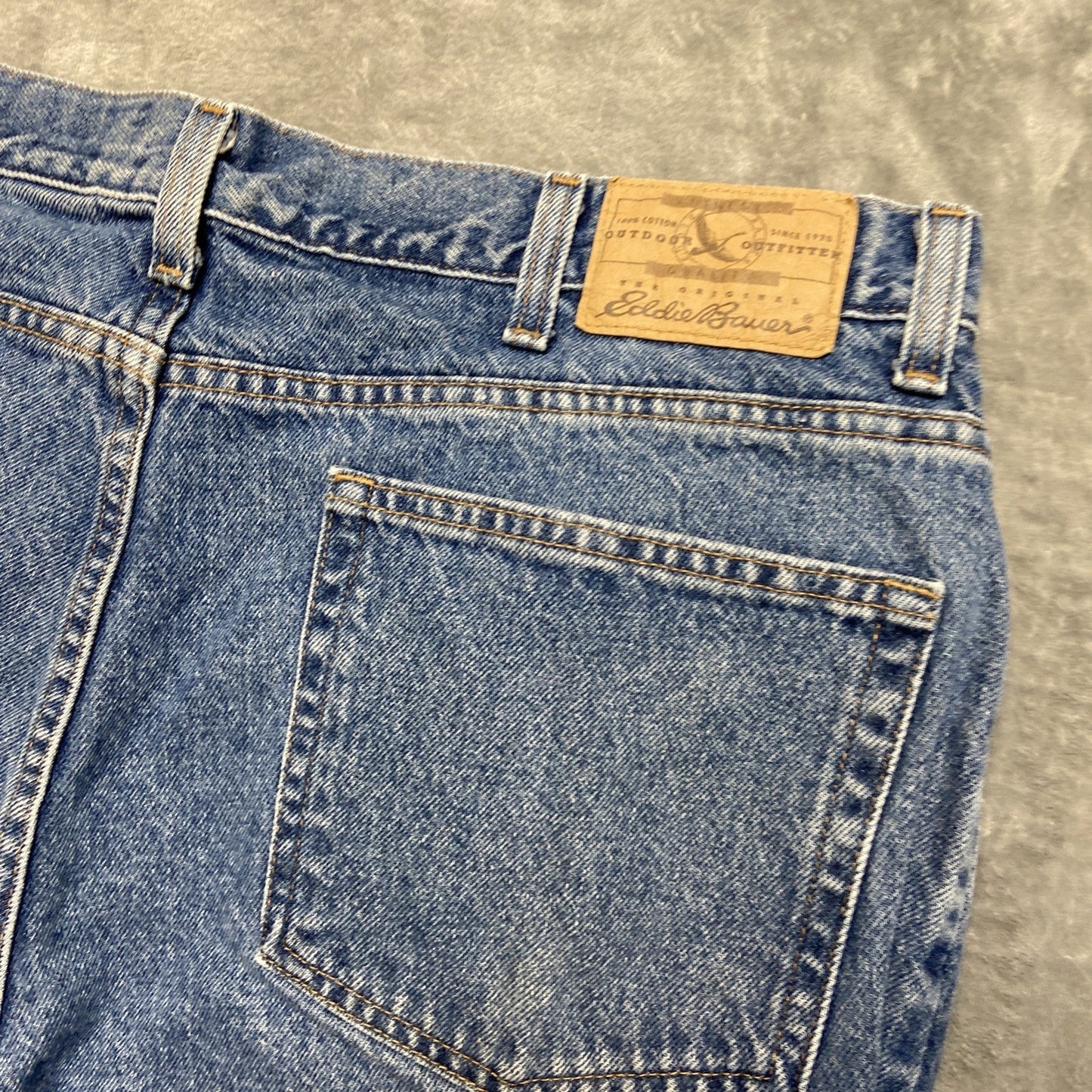 Vintage Eddie Bauer Loose Fit Straight Jeans Men's Size 38x34 Med Blue Denim