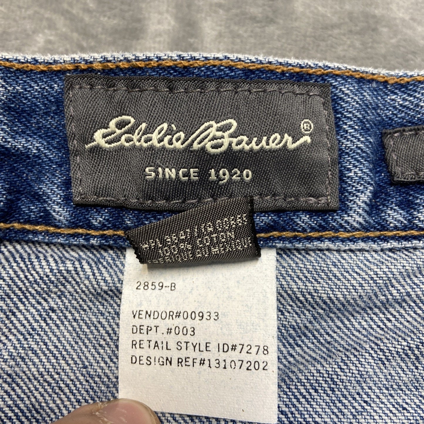Vintage Eddie Bauer Loose Fit Straight Jeans Men's Size 38x34 Med Blue Denim