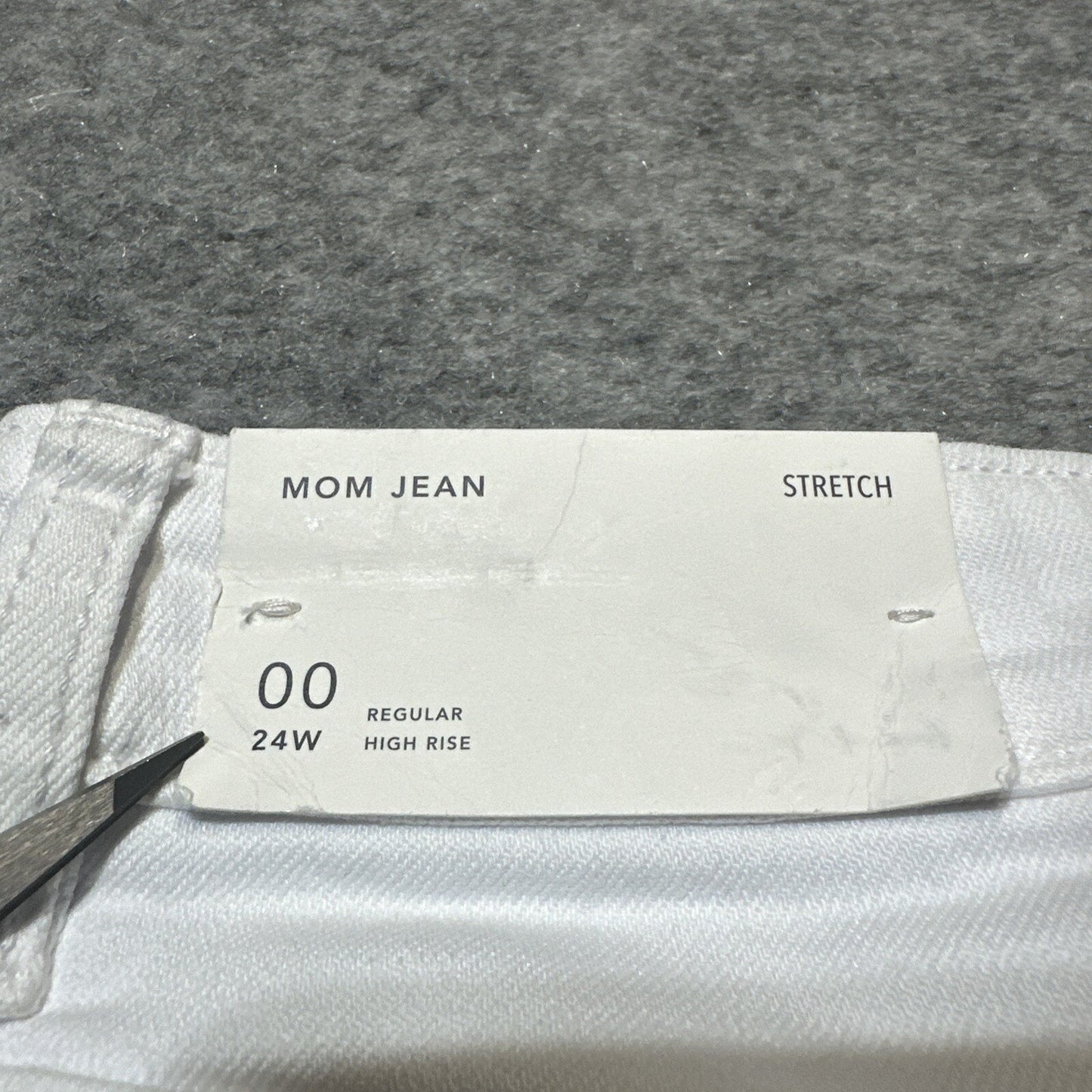 NEW American Eagle Stretch Women's Mom Jean Size 00R White Denim