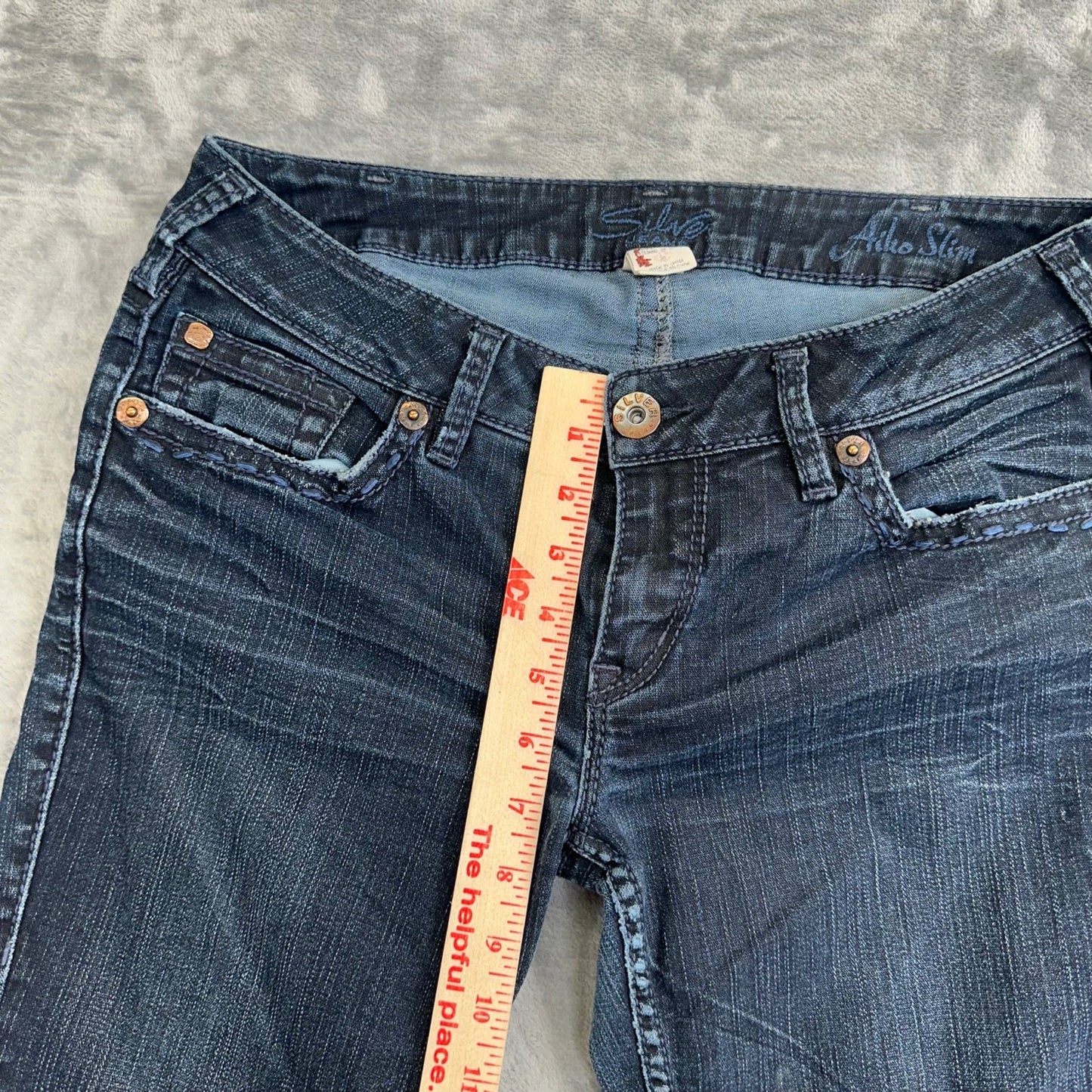 Silver Women's Aiko Slim Straight Jeans Size 30x33 Dark Wash