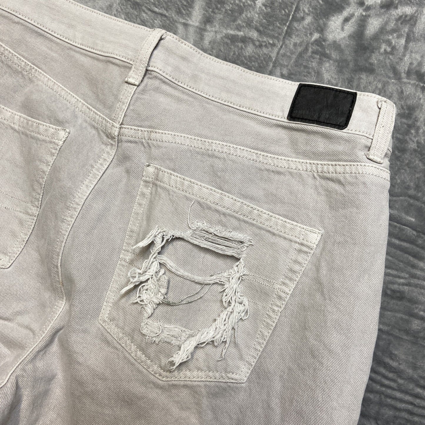 American Eagle Outfitters Mom Jean Distressed Skinny Jeans Women's Size 12 Gray