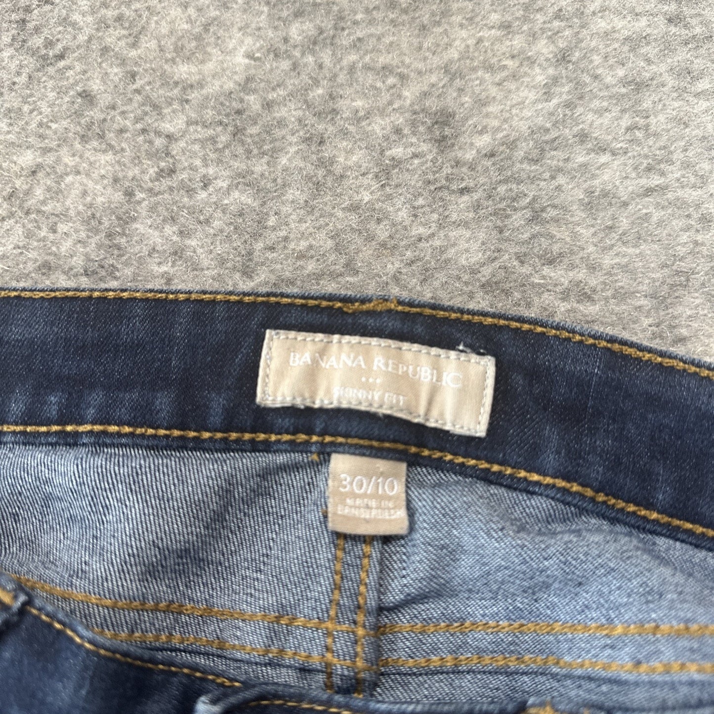 Banana Republic Cuffed Crop Jean Women's Size 30/10 Blue Dark Denim
