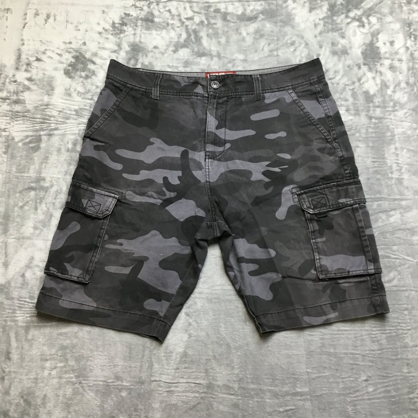 Lazer/Co. Cargo Shorts Men's Size 36x11 Gray Camouflage
