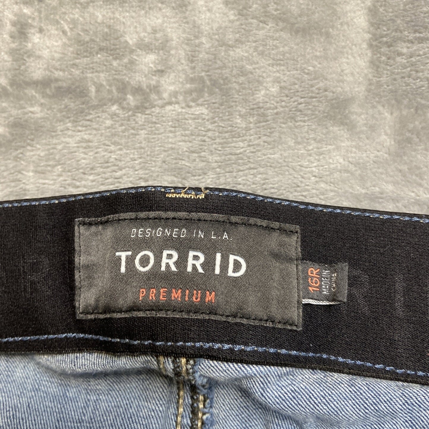 Torrid Premium Bombshell Skinny Jeans Women’s Size 16R Dark Blue