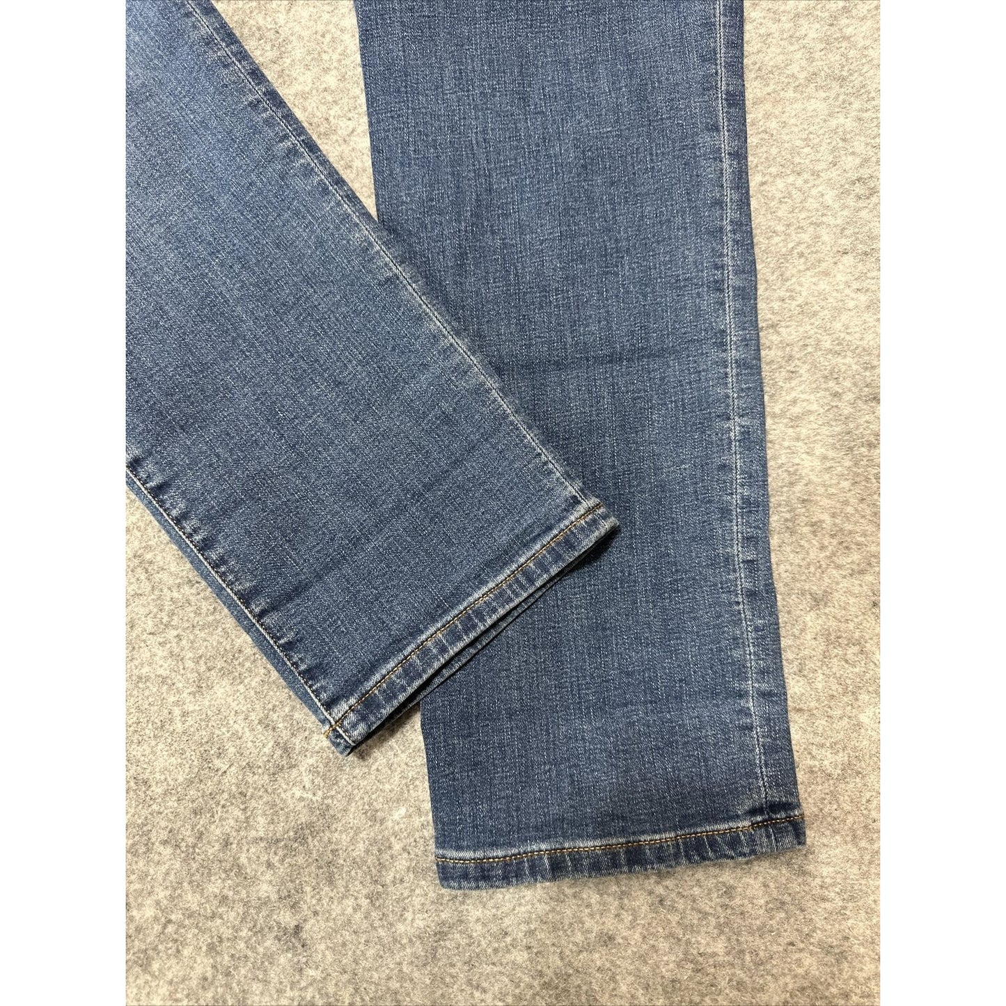 Tommy Hilfiger Mens Straight Jeans Size 34x32 Blue Medium Wash Denim