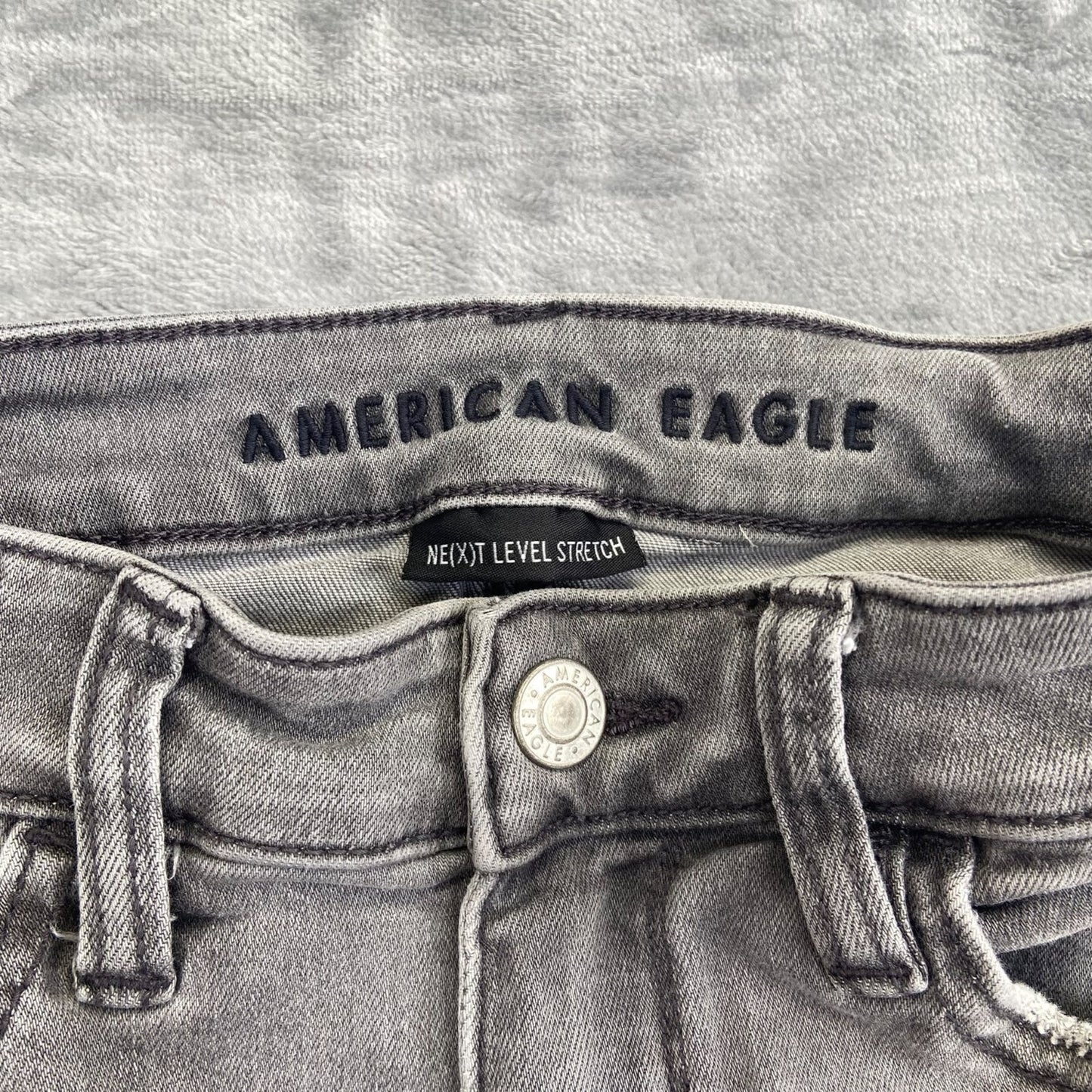 American Eagle Women's Skinny Jeans Size 4 Gray Distressed