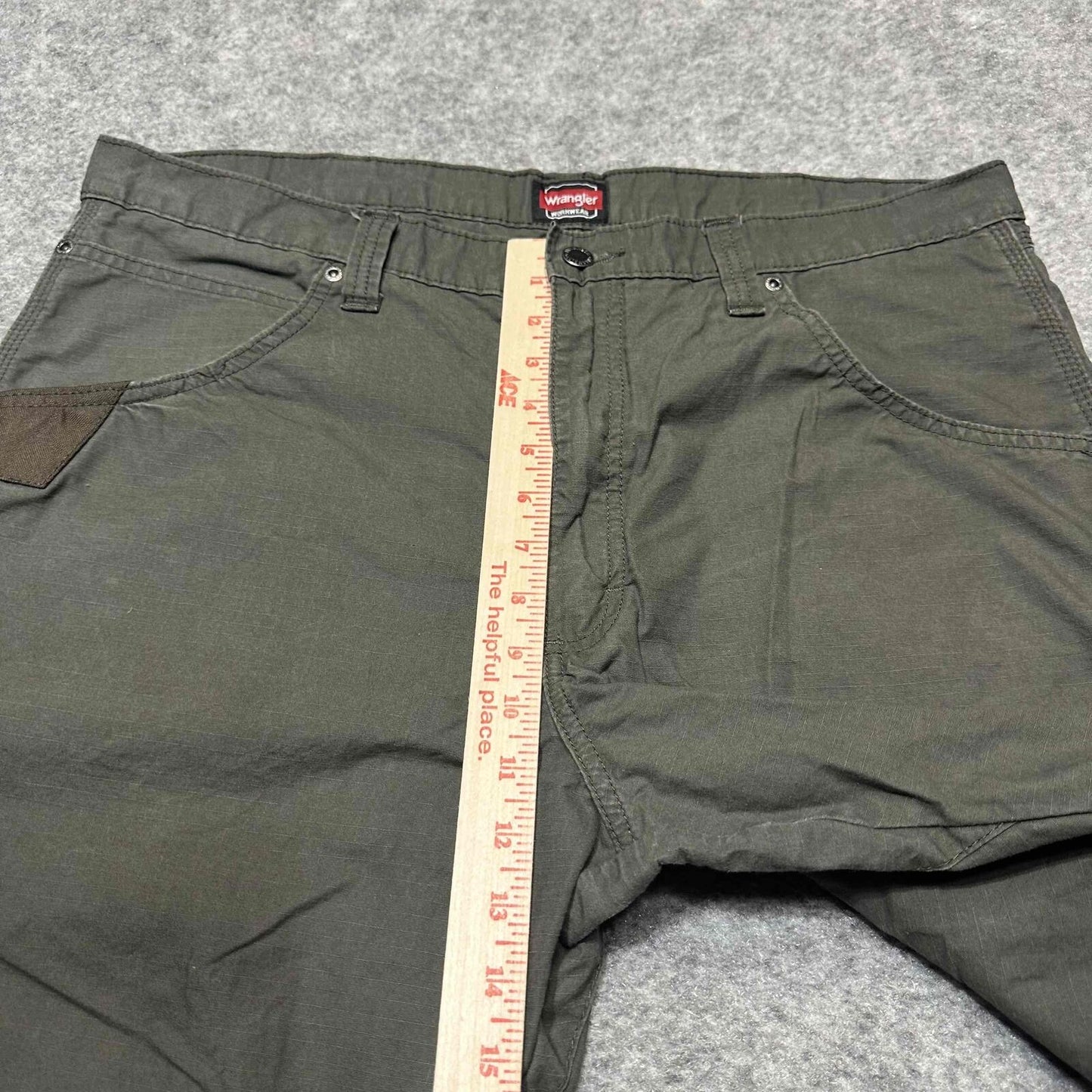 Wrangler Workwear Men's Bootcut Cargo 5 Pocket Design Pants 38x32 Green Dark