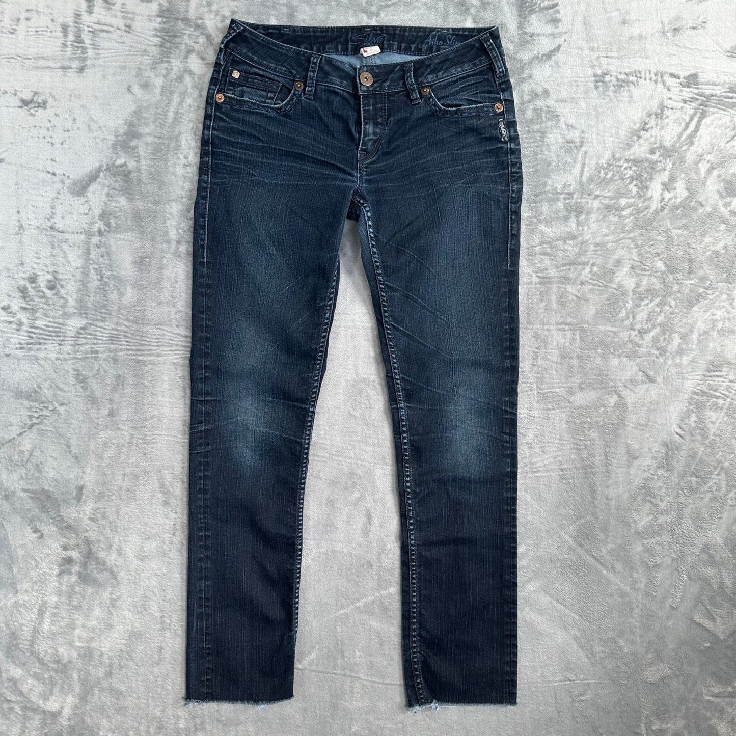 Silver Women's Aiko Slim Straight Jeans Size 30x33 Dark Wash