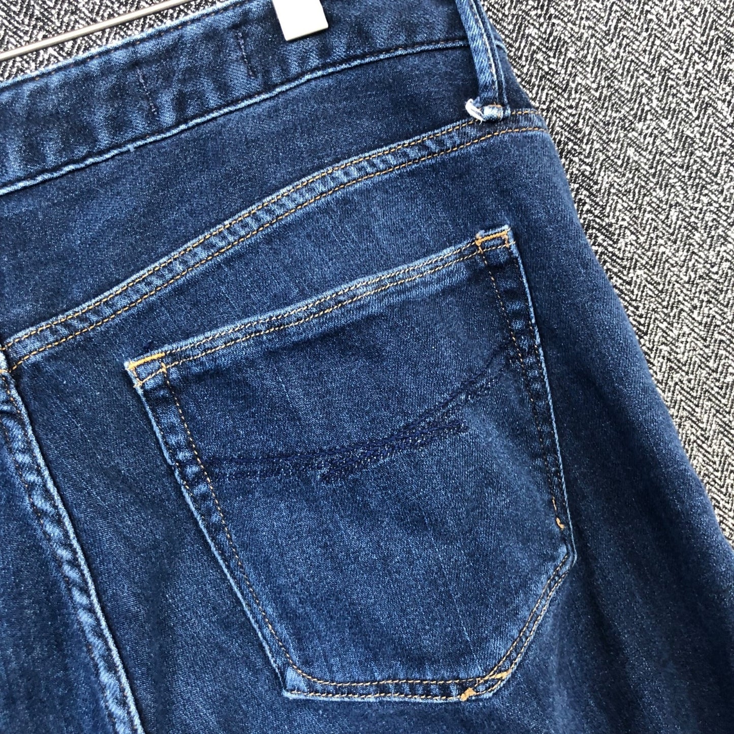 Gap 1969 Women's Long & Lean Straight Jeans Size 31/12R Dark Wash