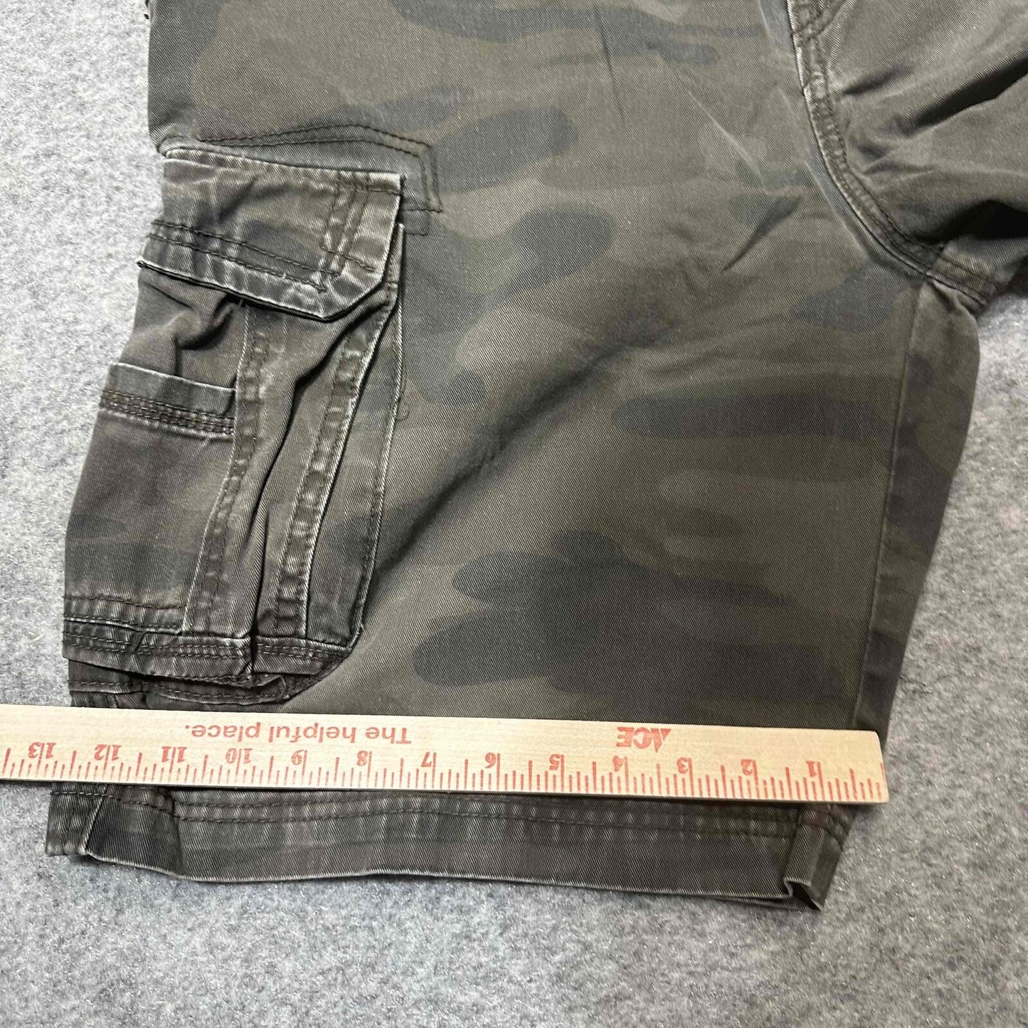 Unionbay Mens Cargo Shorts Brown Camo Pattern Size 40 Dark Wash Pants
