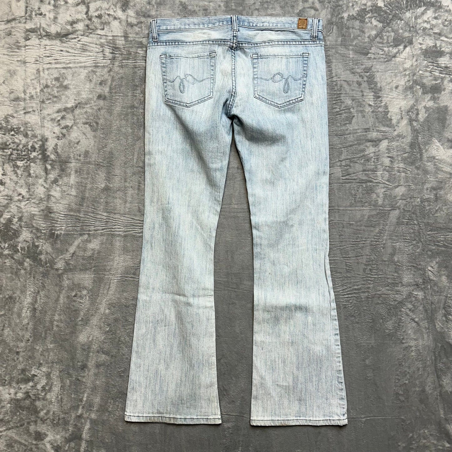 Guess Low Rise Flared Jeans Women's Size 31 Light Blue Denim