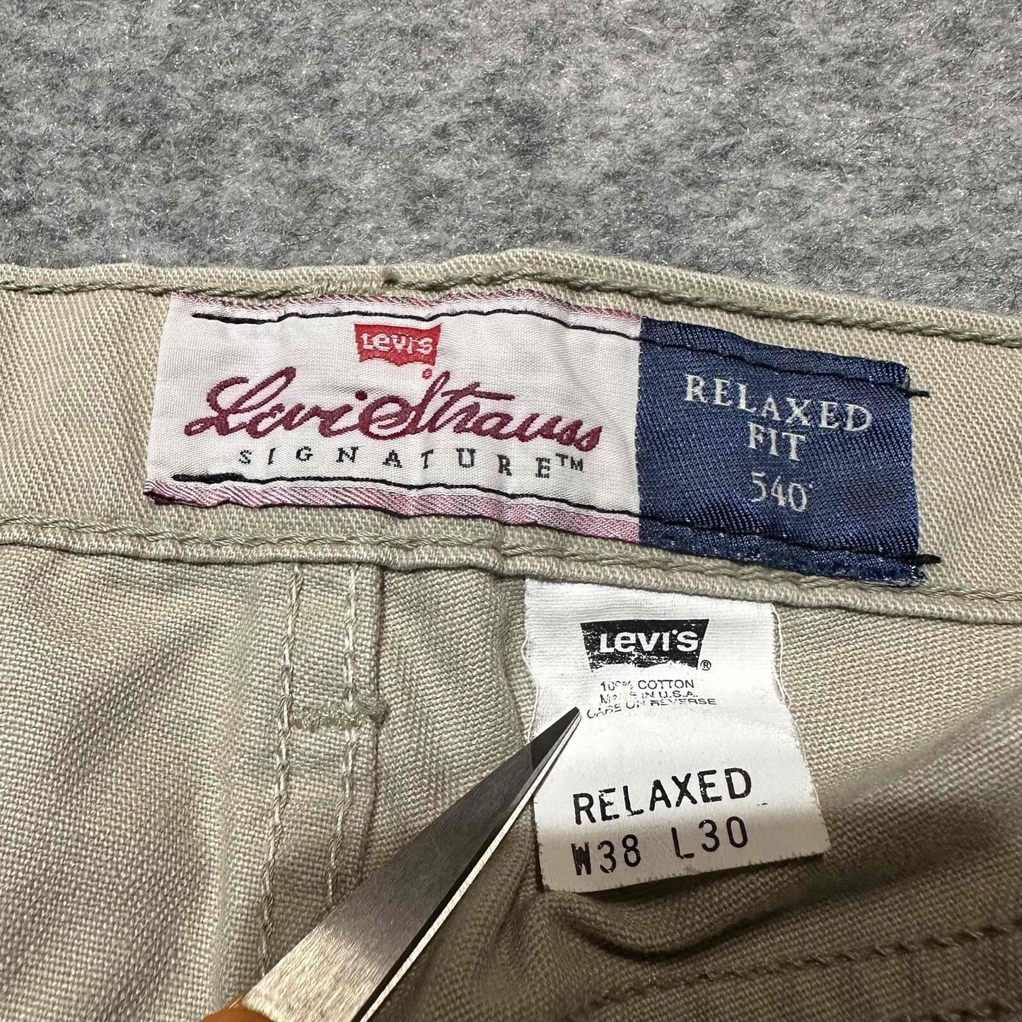 Vintage Levi Strauss Signature 540 Mens Relaxed Fit Jeans Size 38x30 Beige Denim
