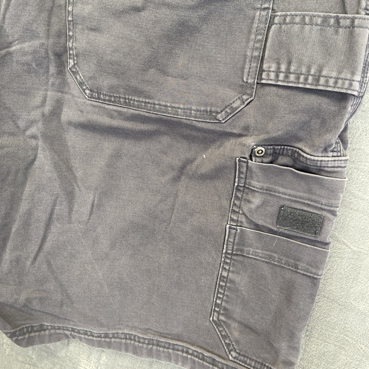 Duluth Trading Flex Fire Hose Cargo Shorts Men's Size 44 Dark Gray Work Shorts