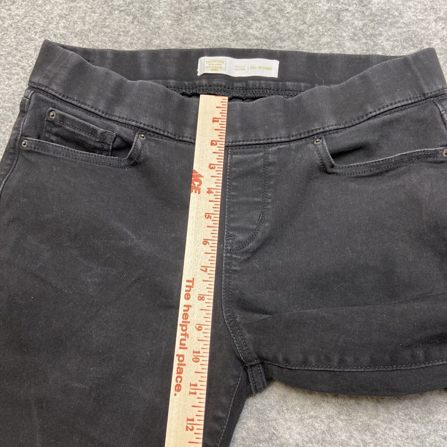 Signature Levi's Totally Shaping Pull On Skinny Jeans Women's Sz 14S Black 32x28