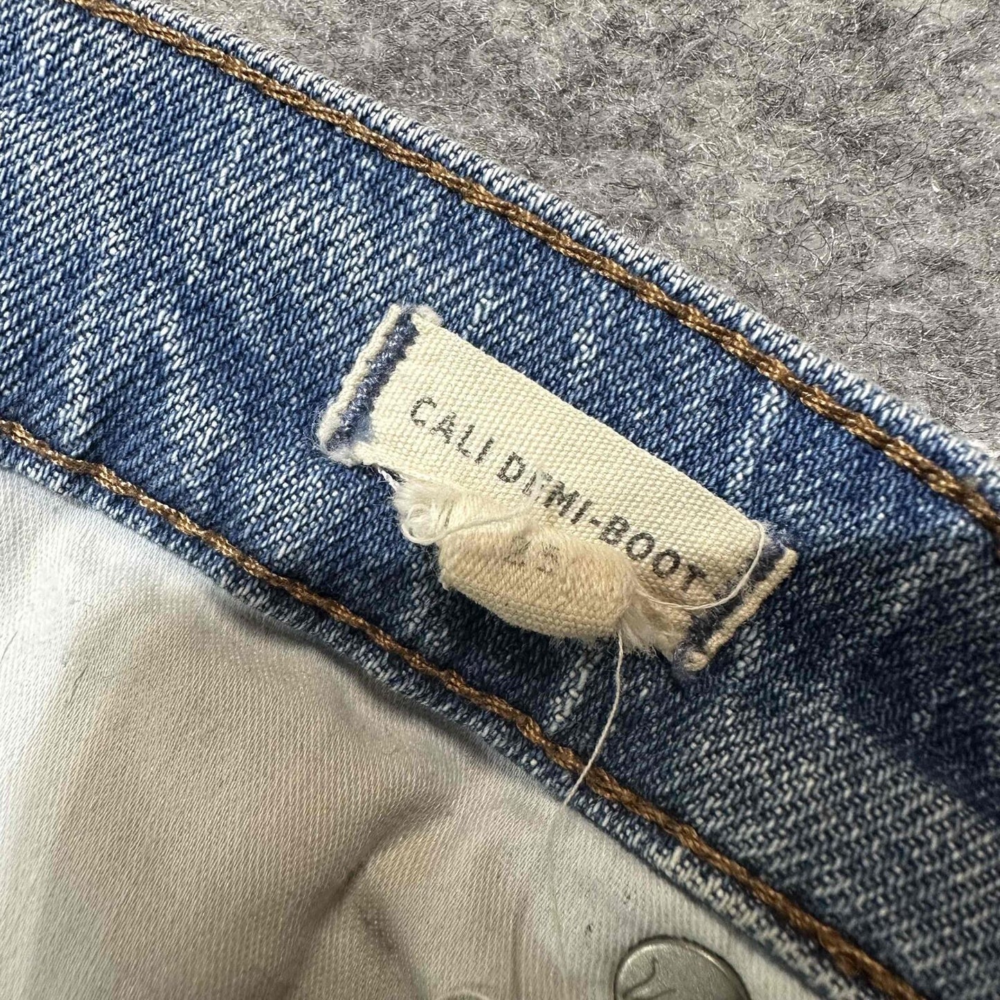 Madewell Women's Button Fly Cropped High Rise Cali Demi Boot Jeans Size 25 Blue