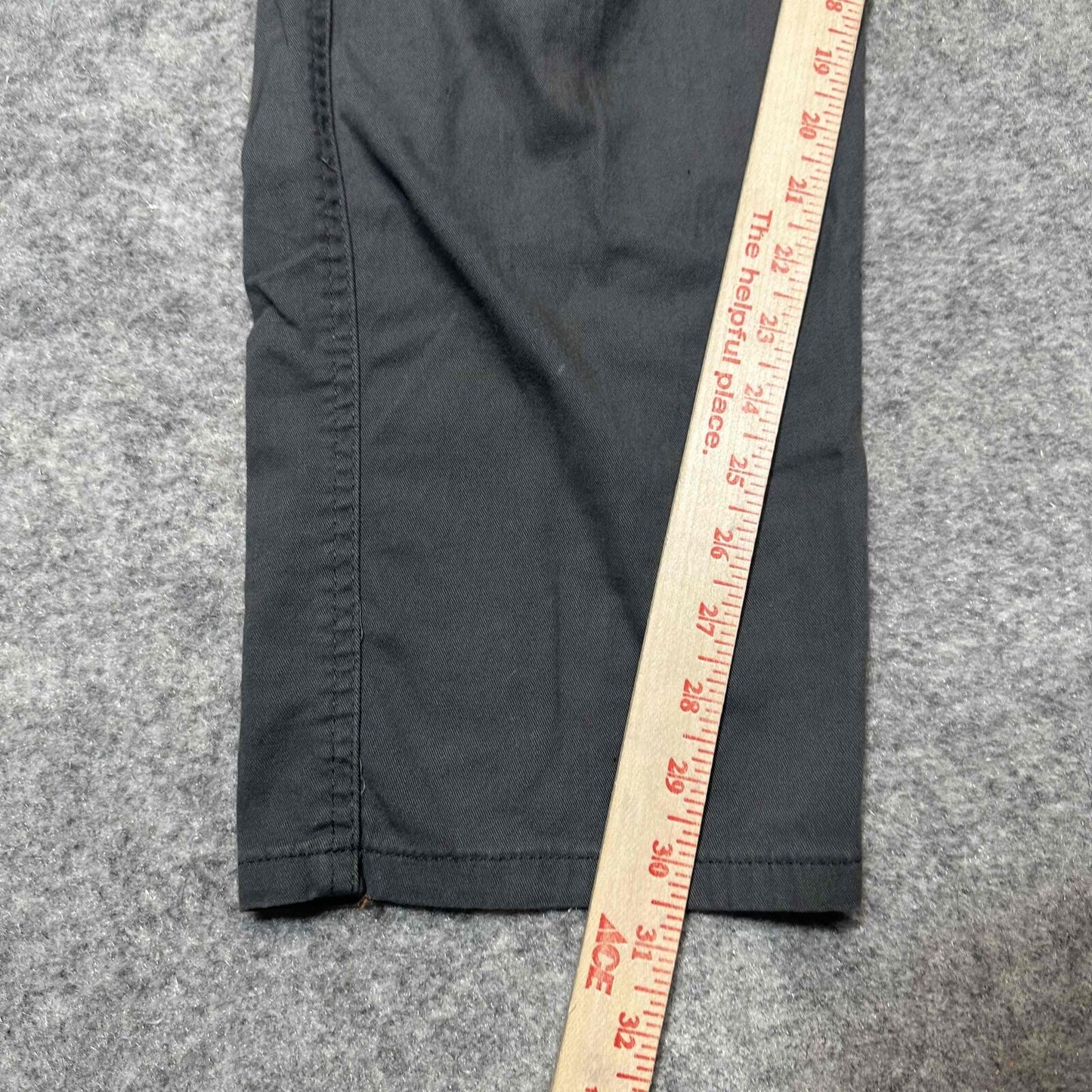 Wrangler Regular Taper Men's Straight Cargo Pants Size 42x30 Gray Faded Pants
