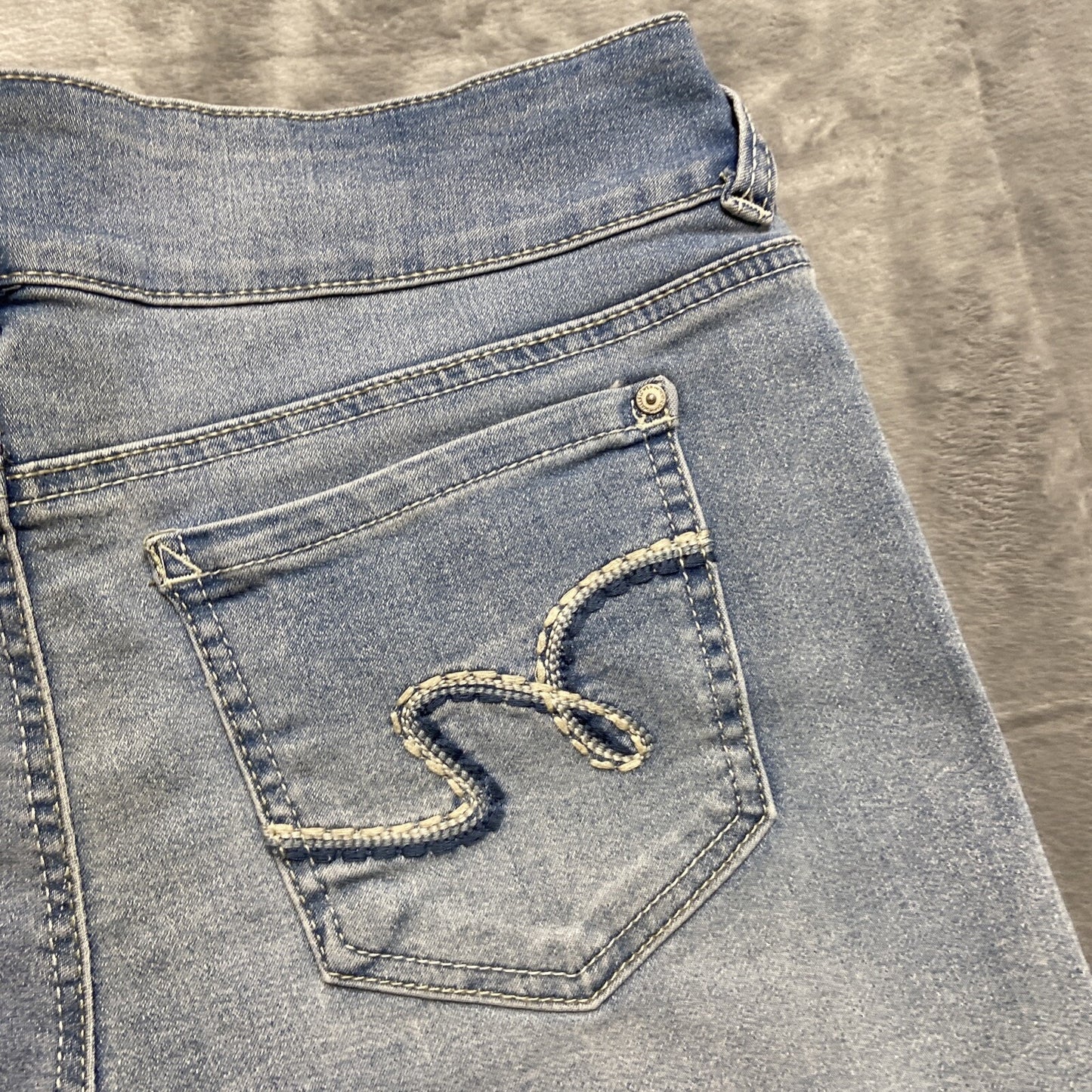 Wallflower Ultra Fit Cuffed Denim Shorts Women’s Size 11 Light Blue Denim