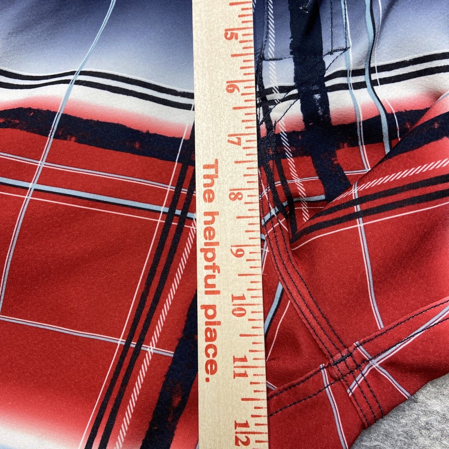Quiksilver Cypher Series Board Shorts Men's Size 32 Blue Red White Plaid Shorts
