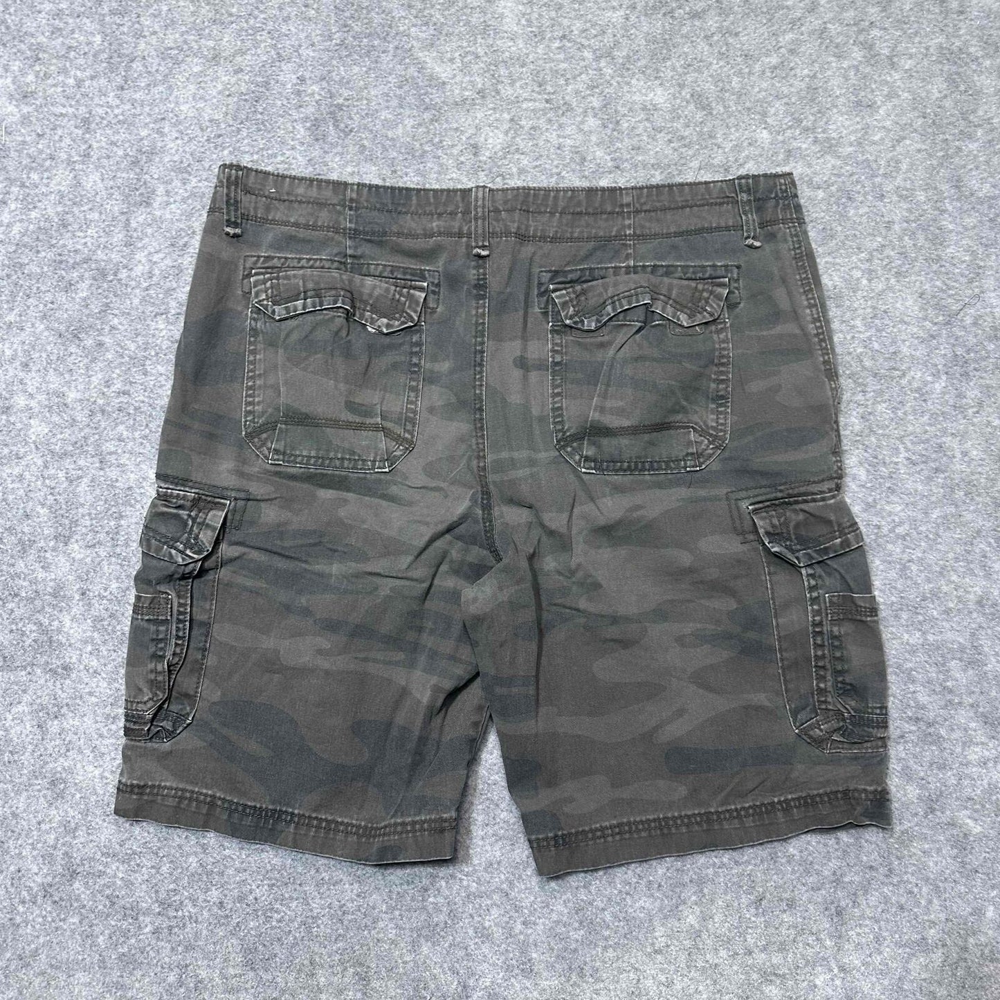 Unionbay Mens Cargo Shorts Brown Camo Pattern Size 40 Dark Wash Pants