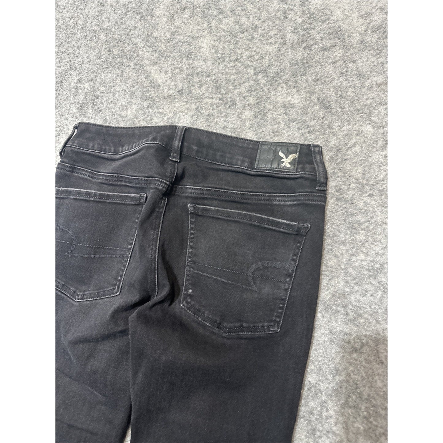 American Eagle Outfitters Women’s Super Stretch Distressed Jeans Size 6 Black