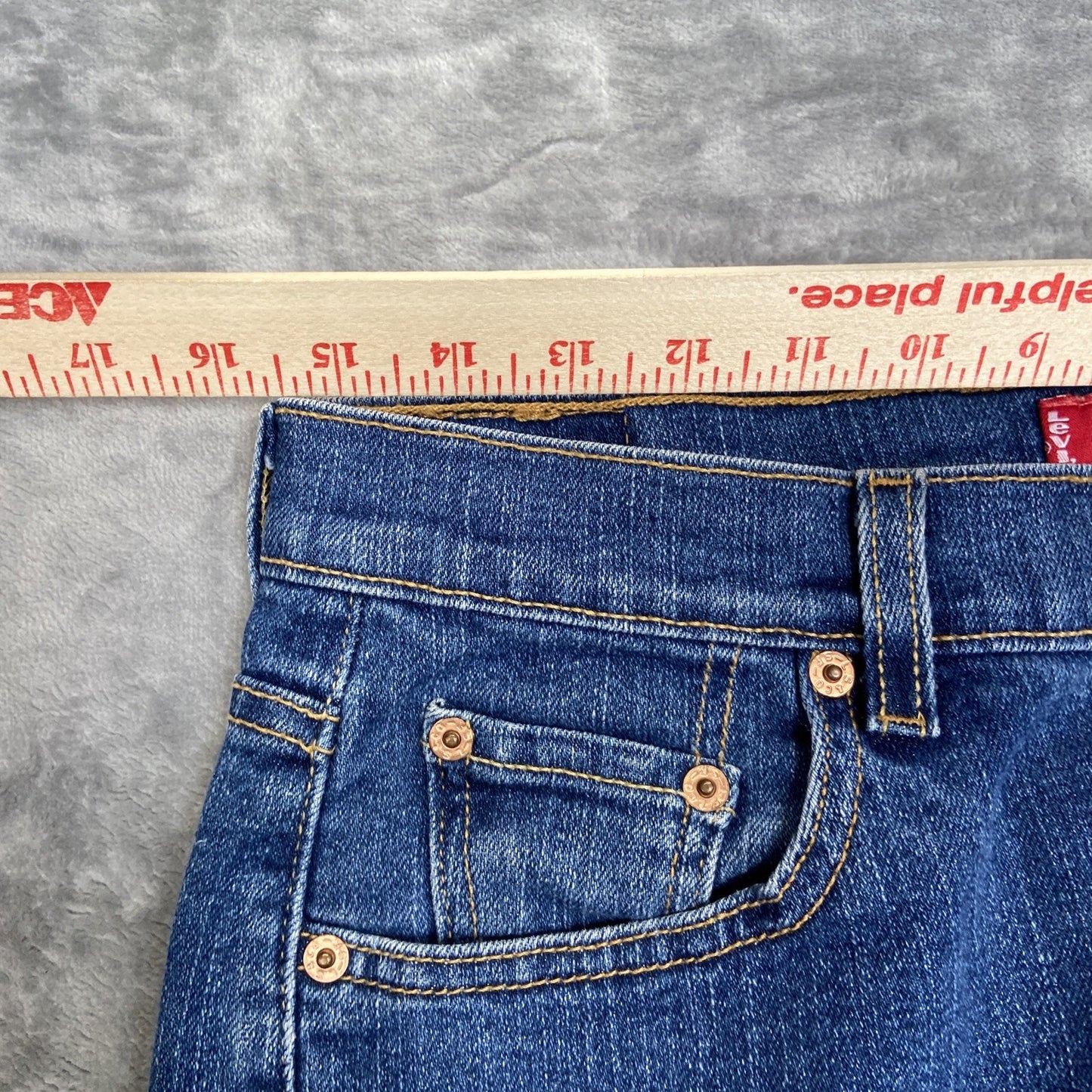 Levi's Classic Slim Fit Jeans Women's Size 12 Mis Med Blue Stretch Denim