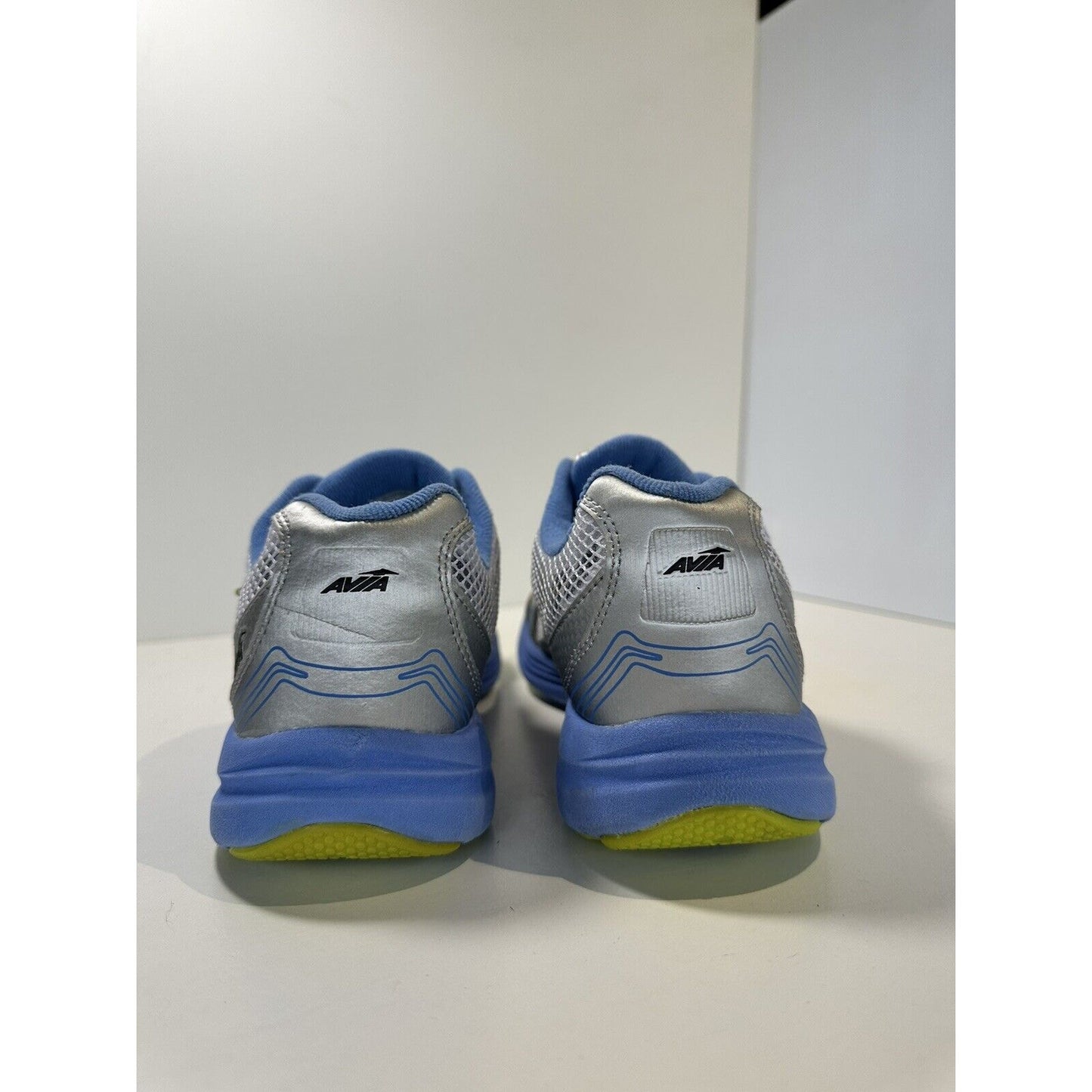 Women's Avia Size 6 Light Blue & Silver Running Shoes