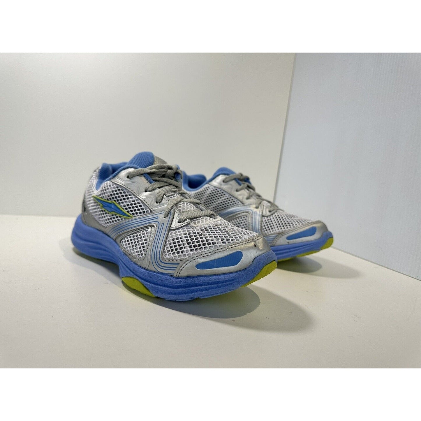 Women's Avia Size 6 Light Blue & Silver Running Shoes