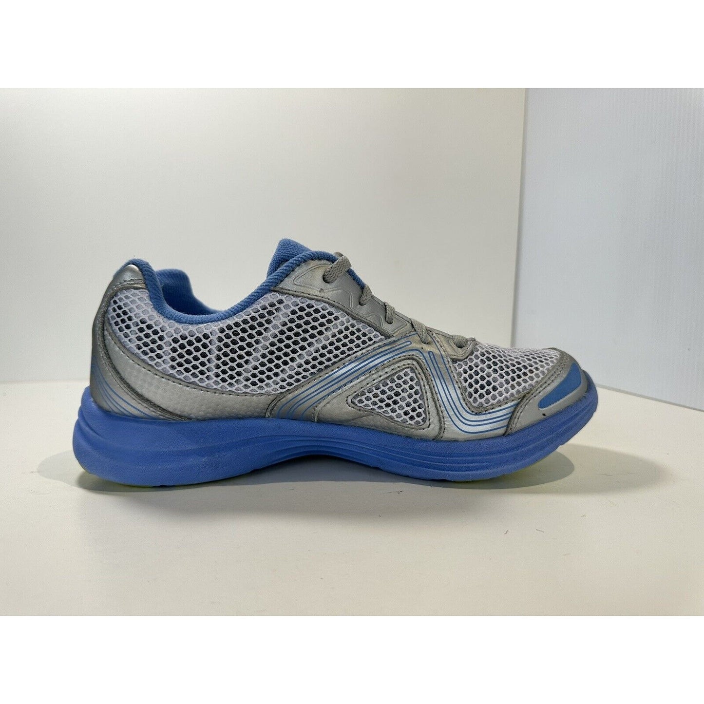 Women's Avia Size 6 Light Blue & Silver Running Shoes