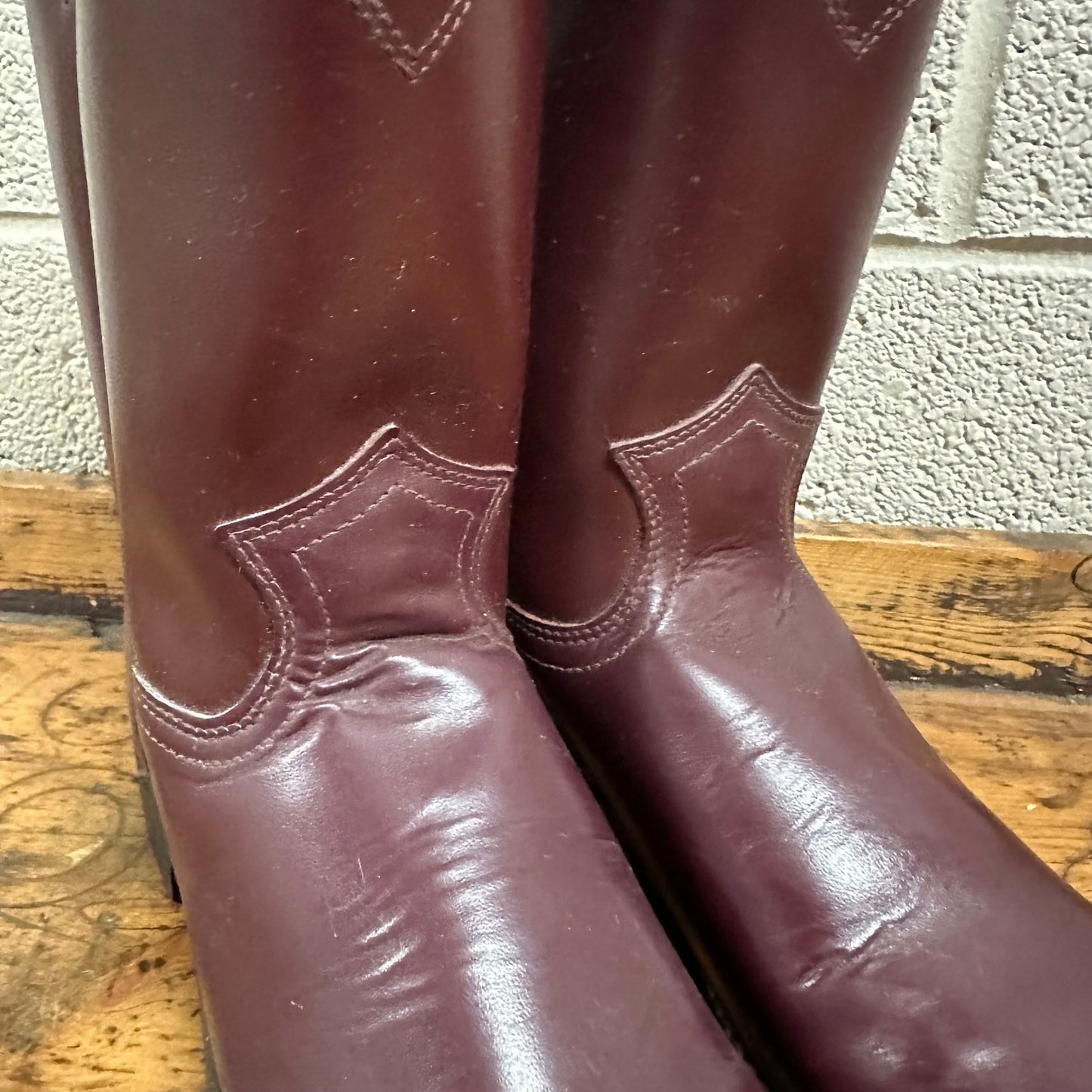 New Diamond J Deadstock Western Riding Boots Men's Size 6 Red Maroon Leather