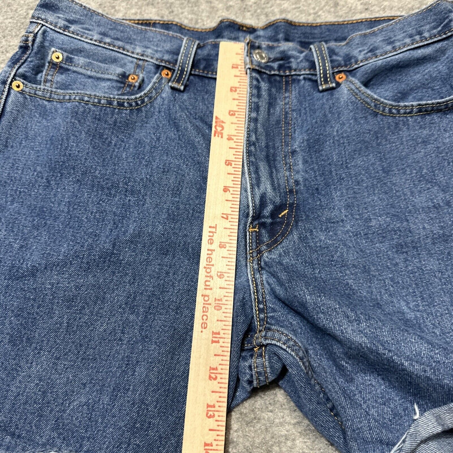 Levi's 550 Relaxed Fit Men's Bermuda Jean Shorts Size 33 Blue Medium Wash Denim