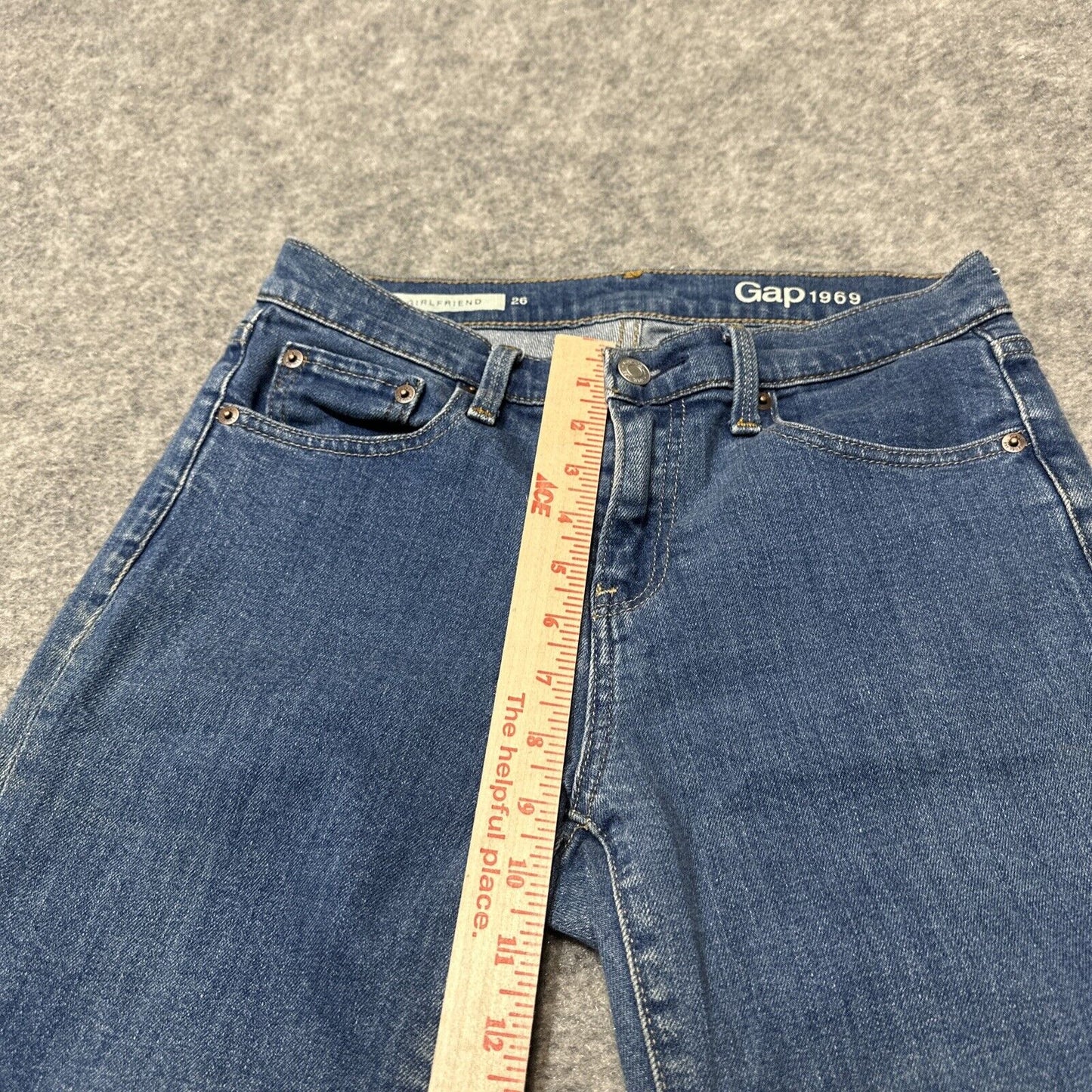 Gap 1969 Girlfriend Women's Straight Jeans Size 26 Blue Medium Wash Denim