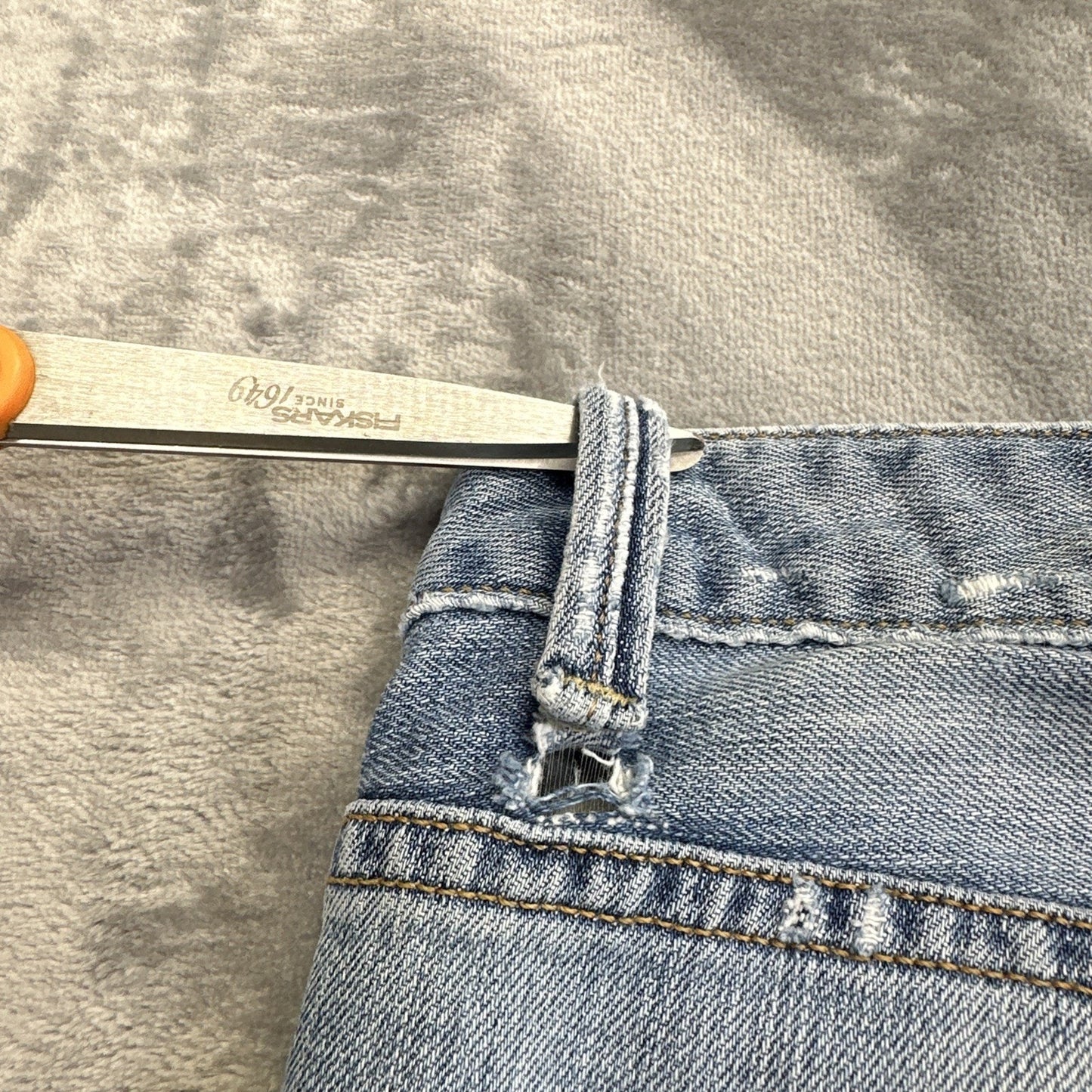 Gap 1969 Easy Straight Distressed Jeans Women's Size 29 Light Faded Blue