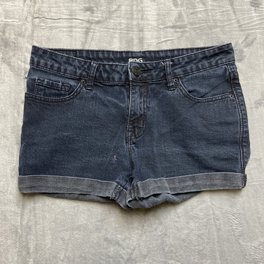 BDG Mid-Rise Alexa 5 Pocket Cuffed Denim Shorts Women’s Size 28W Dark Blue Denim