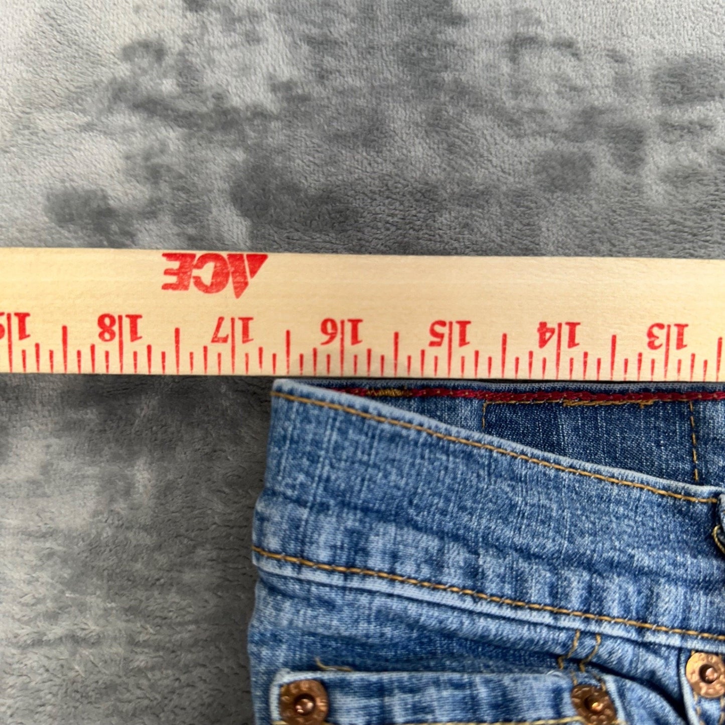 Levi's Women's 550 Classic Relaxed Bootcut Jeans Size 14L Blue Medium Wash Denim