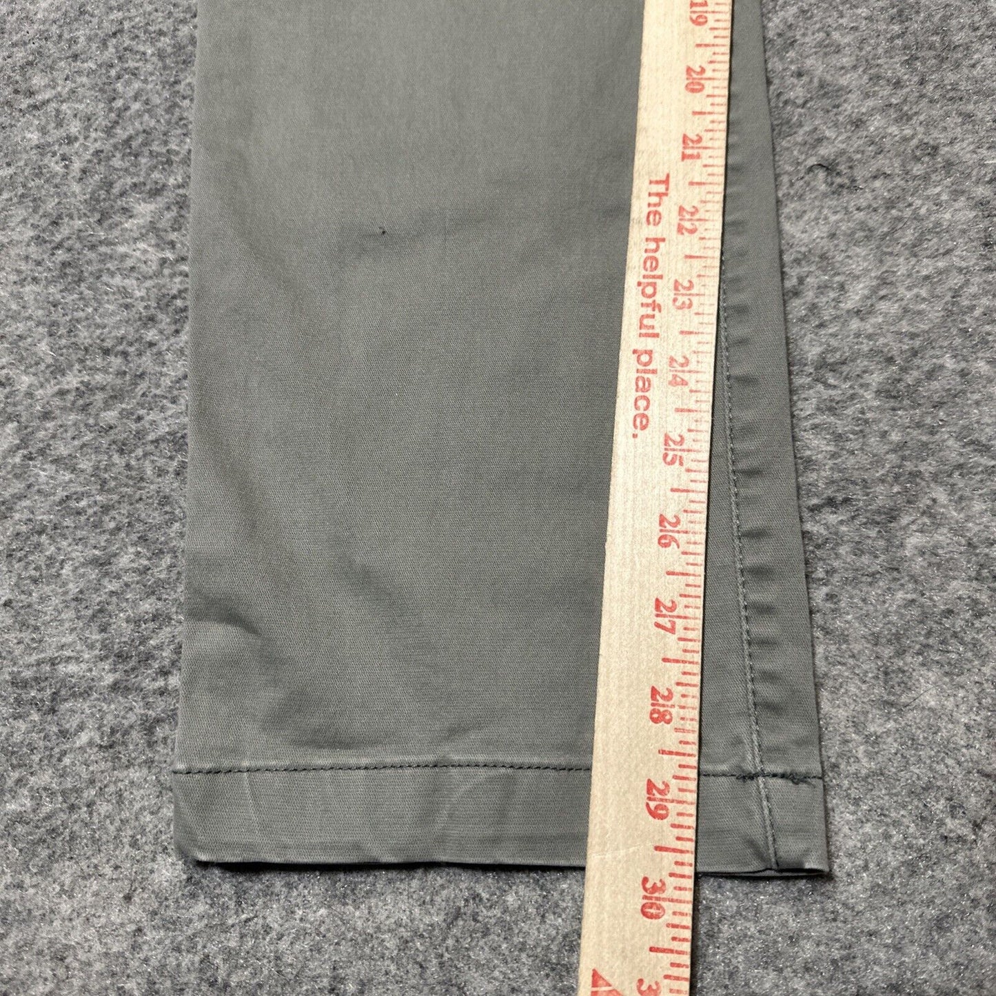LEE Xtreme Comfort Chino Pants Men's Size 32x32 Gray Chinos