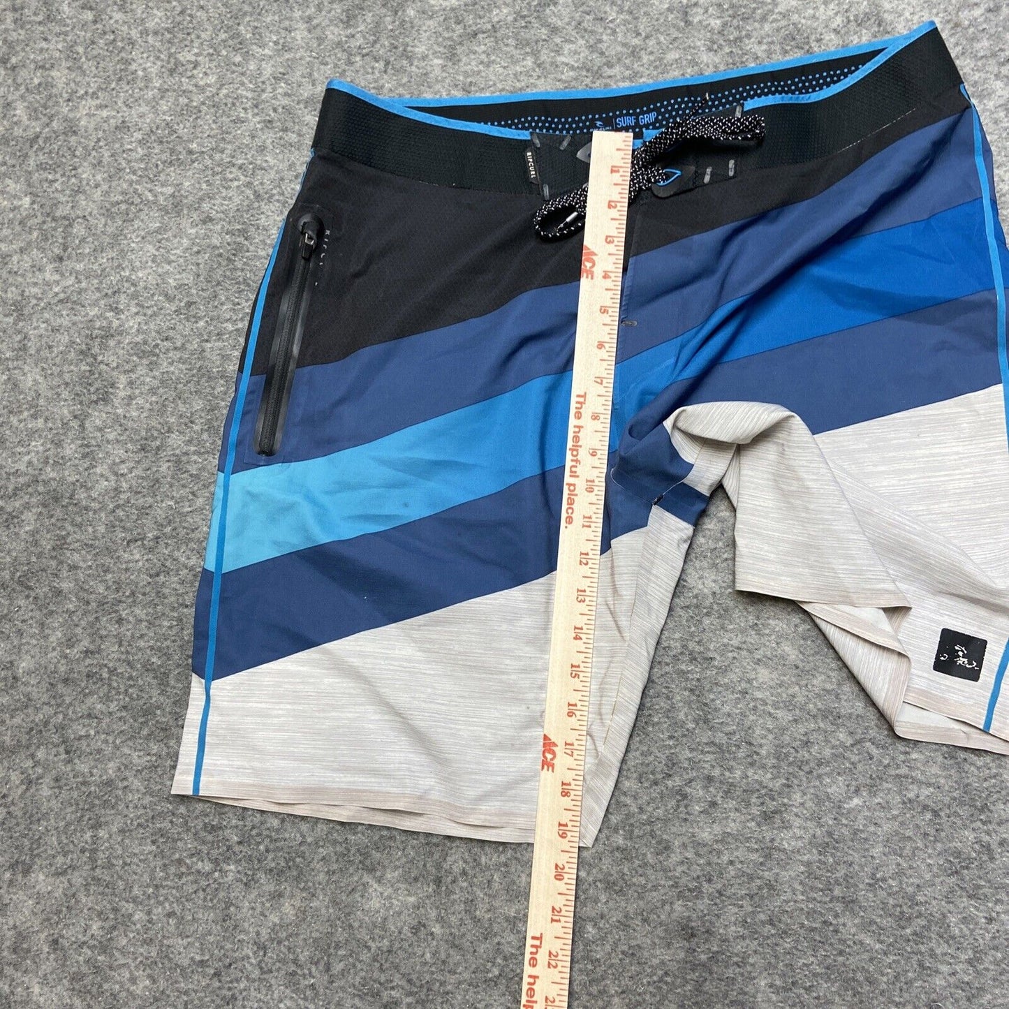Ripcurl Mirage Surf Grip Board Shorts Men's Size 36 Blue Black Shorts