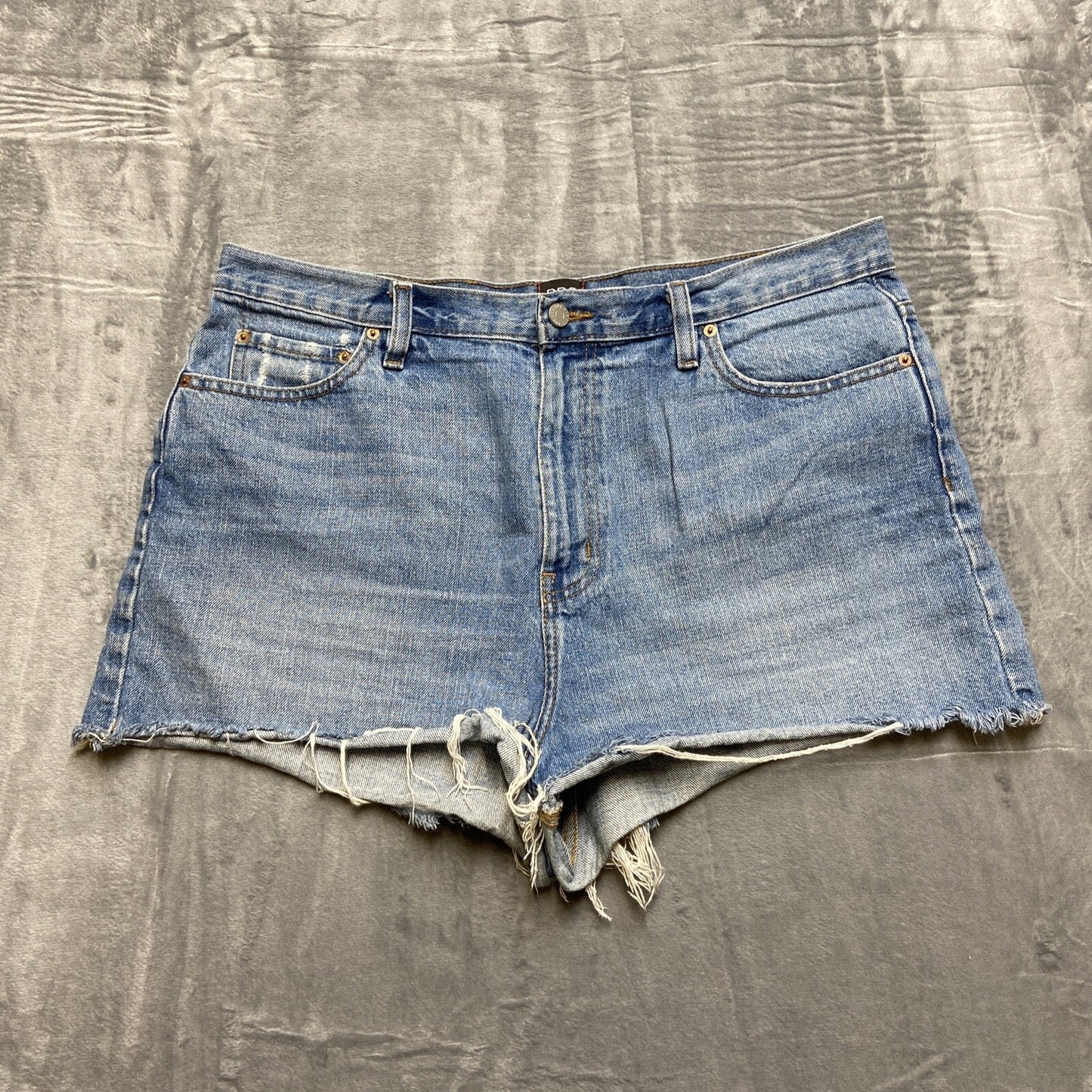 BDG High-Rise Girlfriend Cutoff Denim Shorts Women’s Size 33 Light Blue Denim