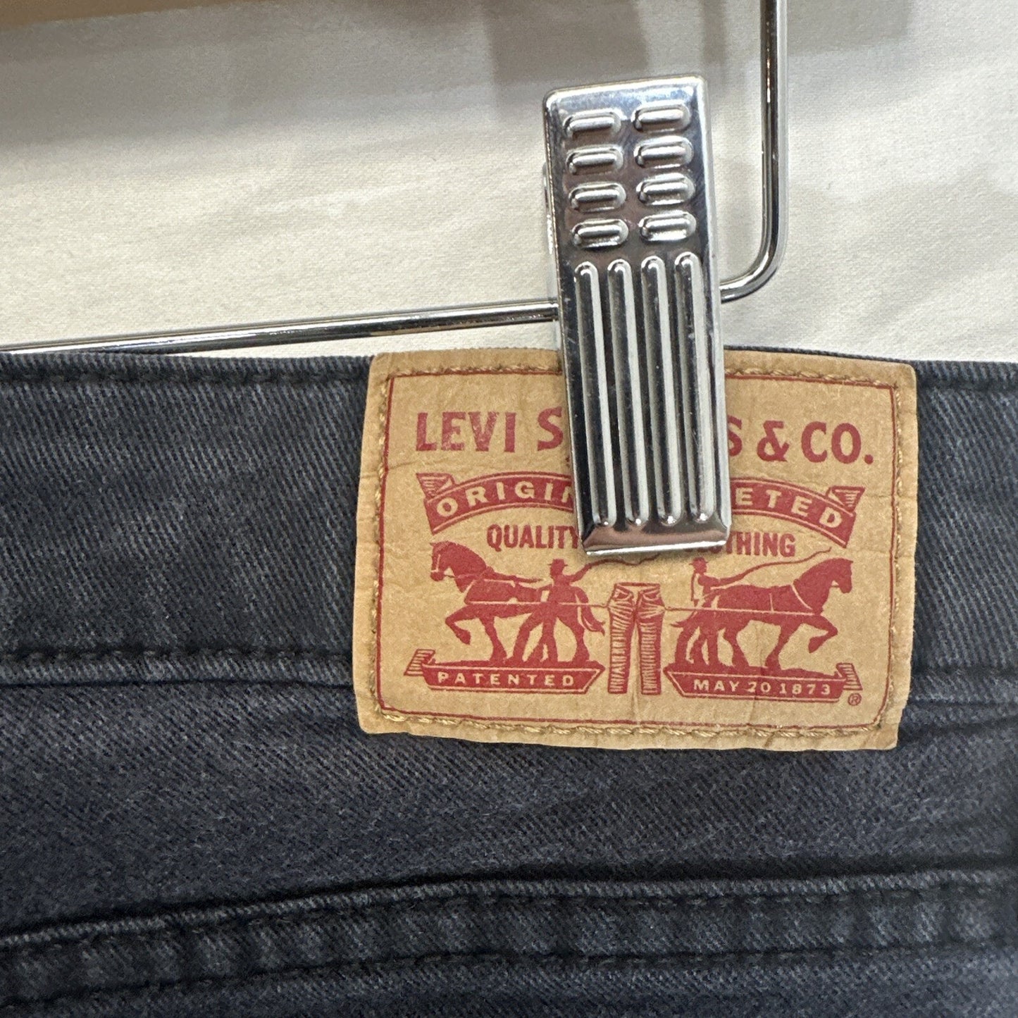 Levi’s 711 Skinny Jeans Women’s Size 26 Black Stretch Denim 26x30 Mid Rise