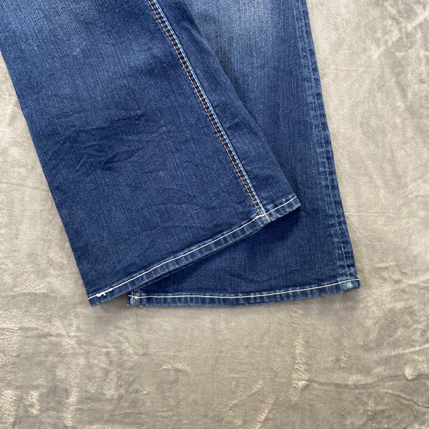 Seven7 Women's Flare Jeans Size 31 Blue Dark Wash
