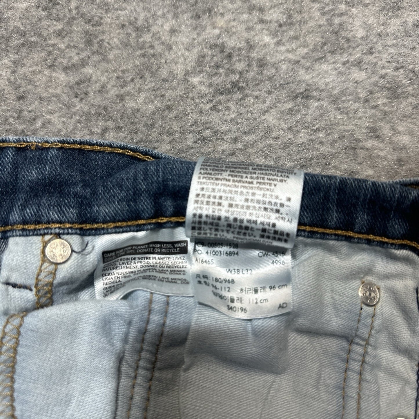 Levi’s 505 Men’s Relaxed Straight Leg Jeans Size 38x32 Blue Medium Denim