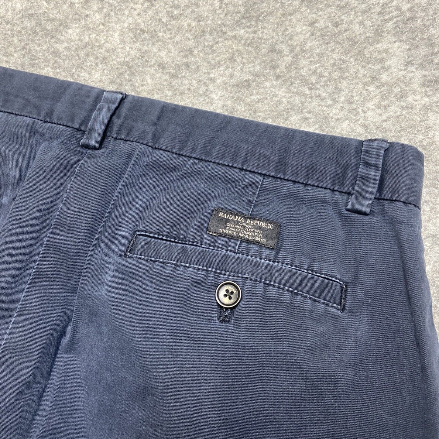 Banana Republic Aiden Chino Pants Men's Size 32x30 Dark Blue Pants