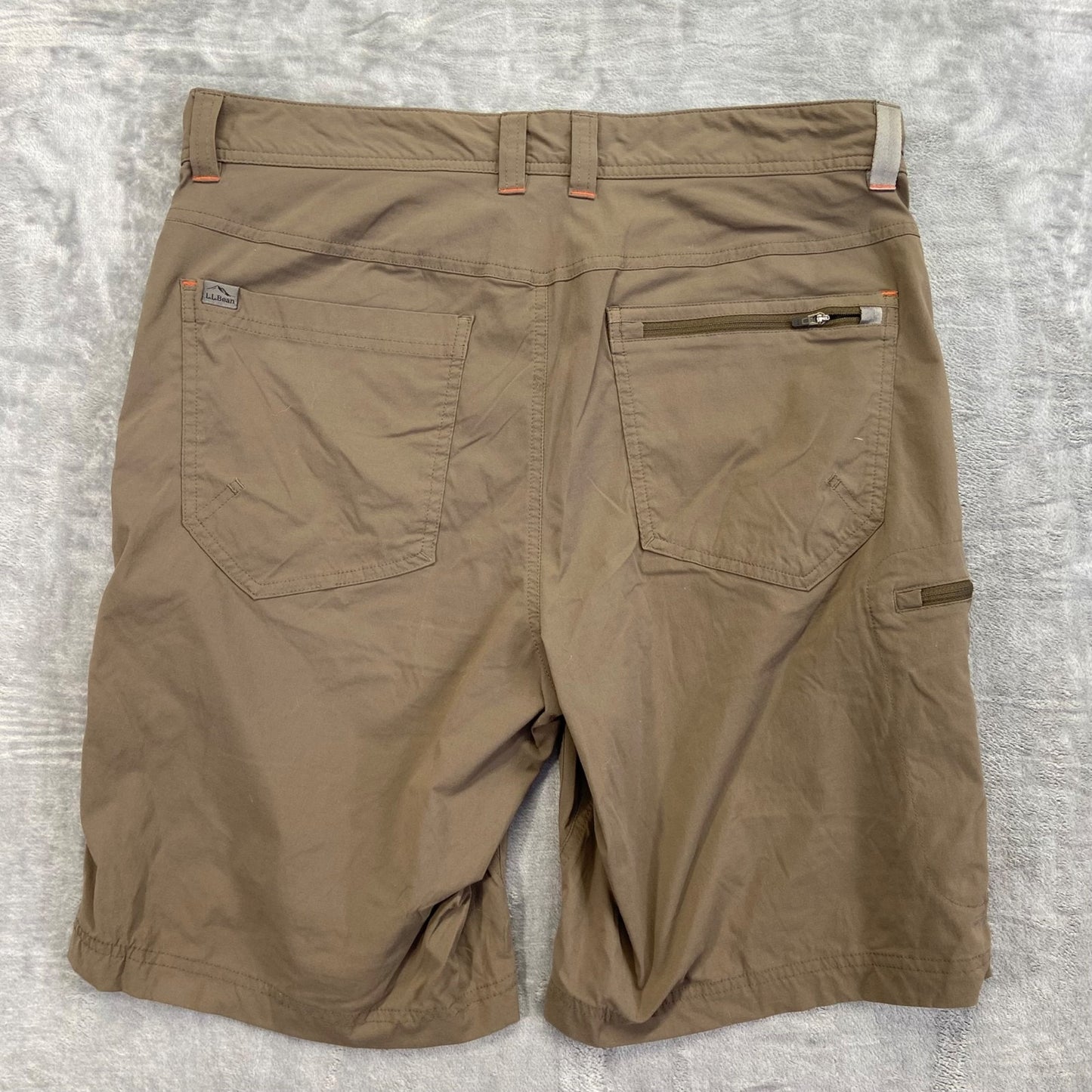 L.L. Bean Men's Cargo Shorts Size 32W Brown