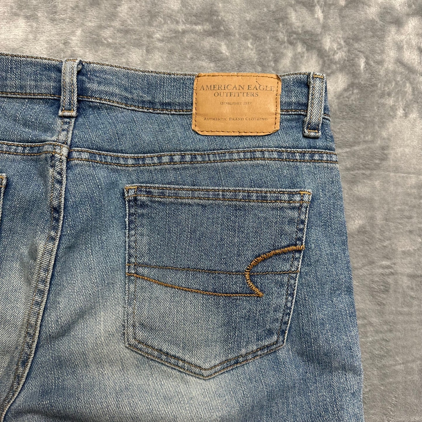 Vintage American Eagle Flared Jeans Women’s Size 8 Reg Faded Blue Denim